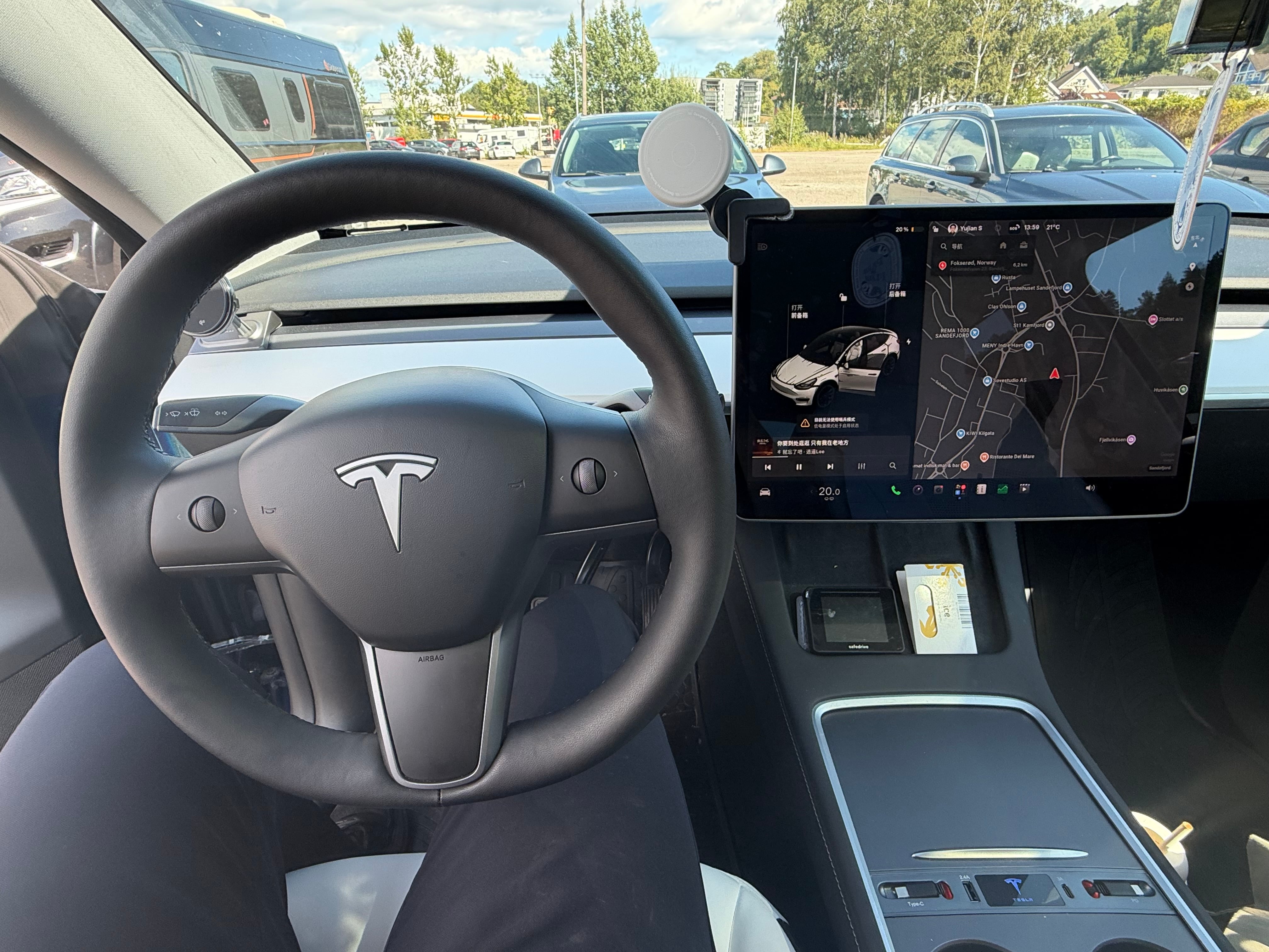 Tesla Model Y Long Range med GPS