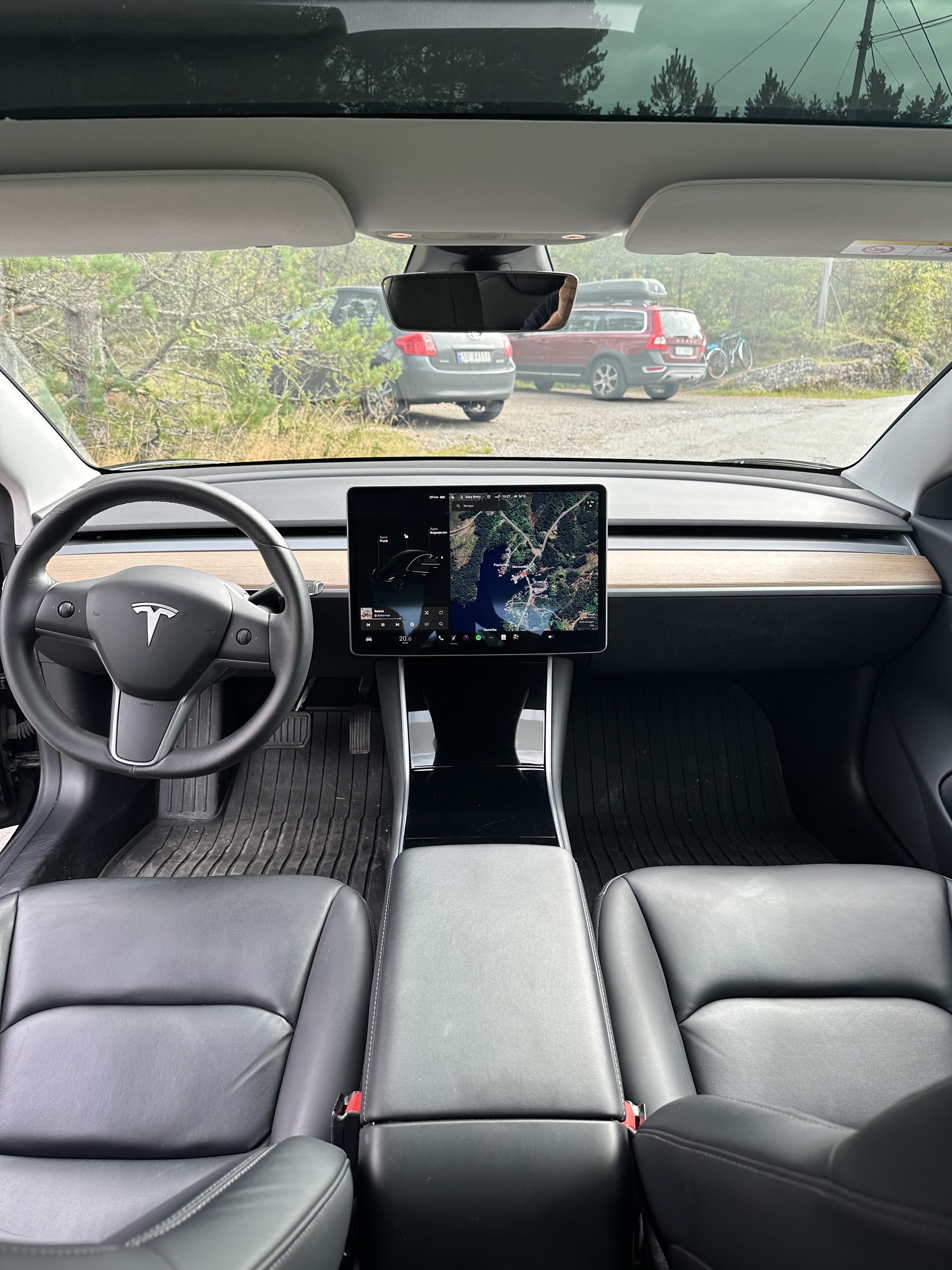 Tesla Model 3 Standard Range with Cruise control