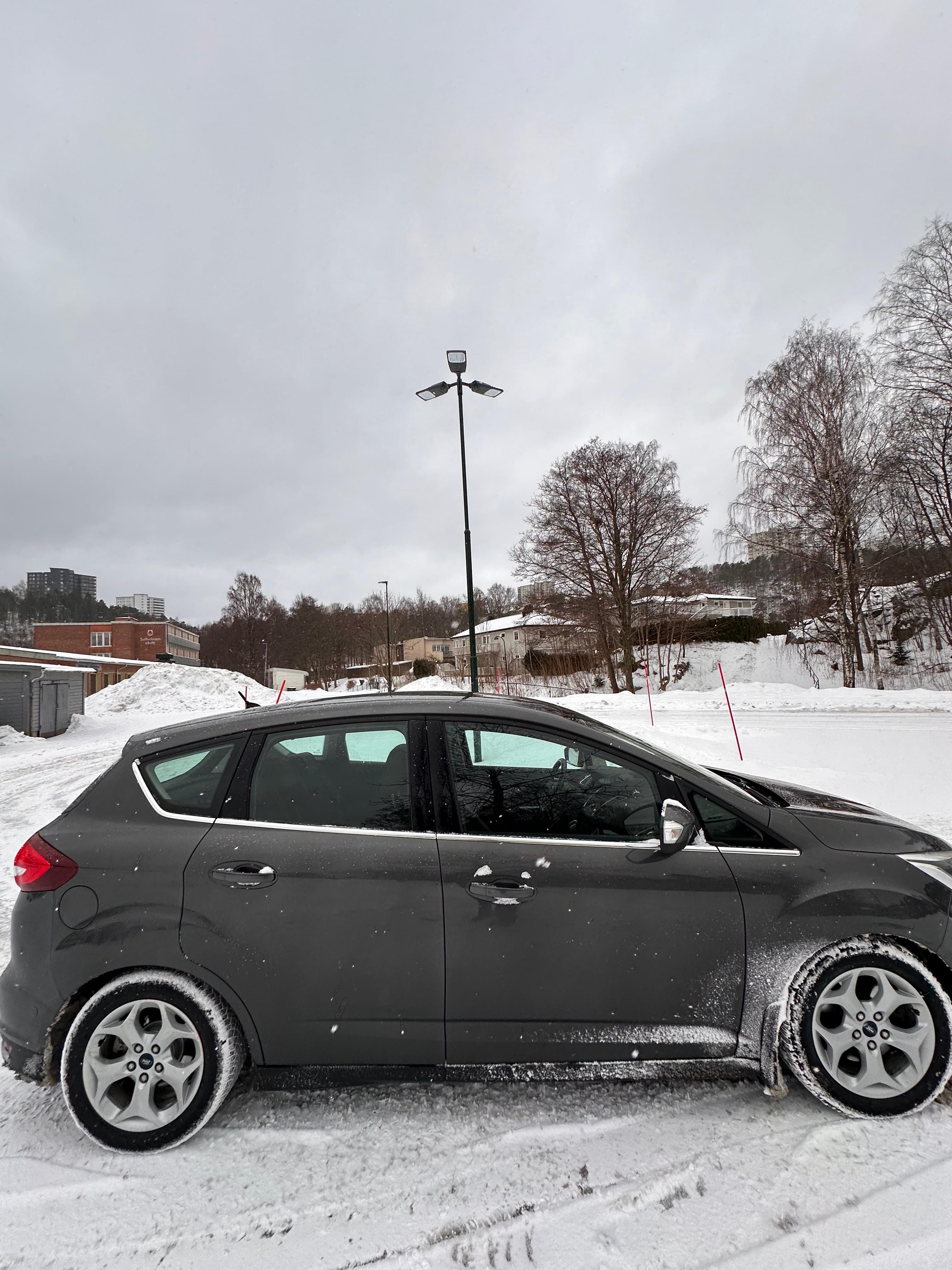 Ford C-Max 1.5 Bensin automat Titanium X tilhengerfeste med Aircondition