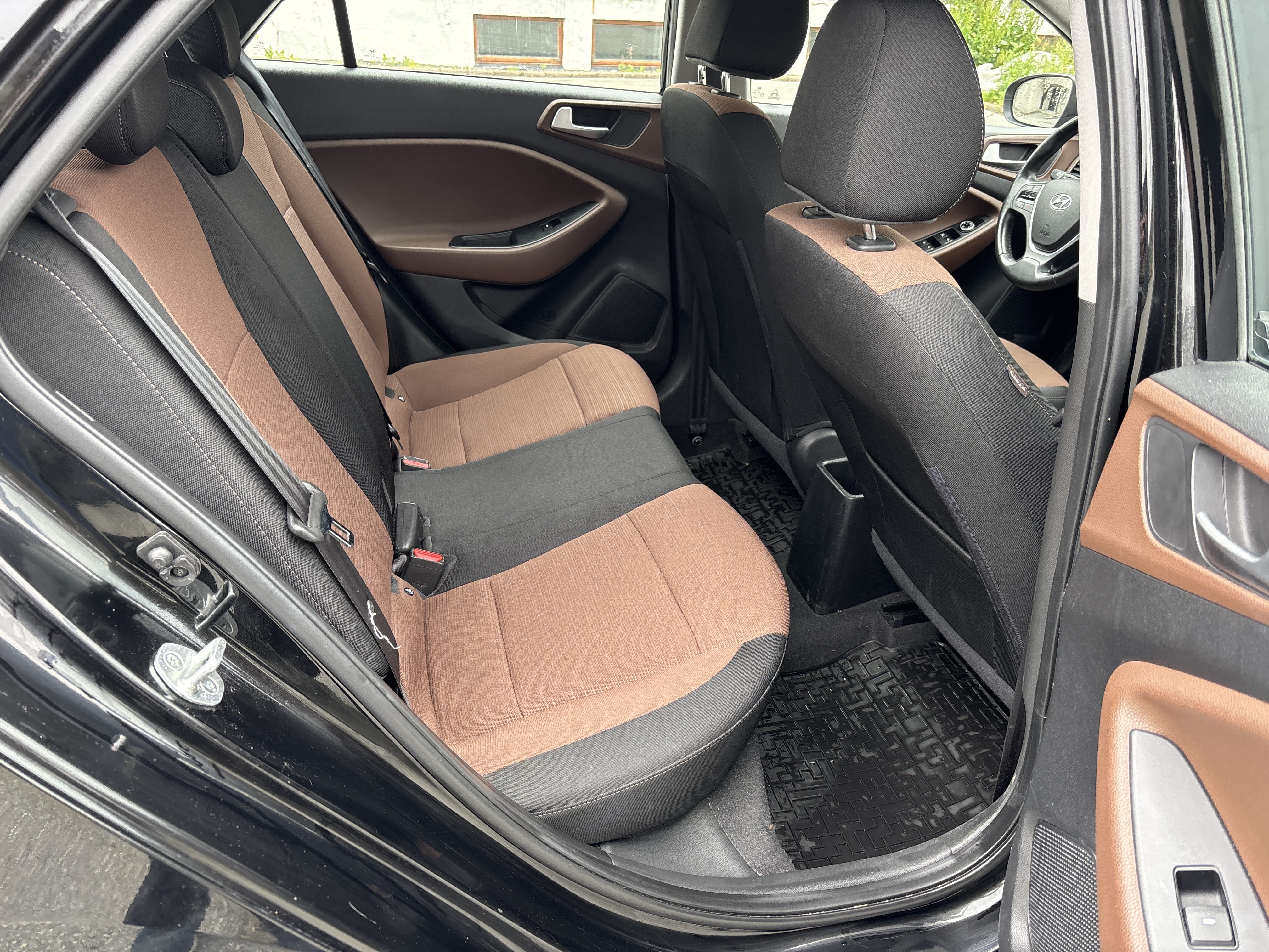 Hyundai i20 Sort 5 seter