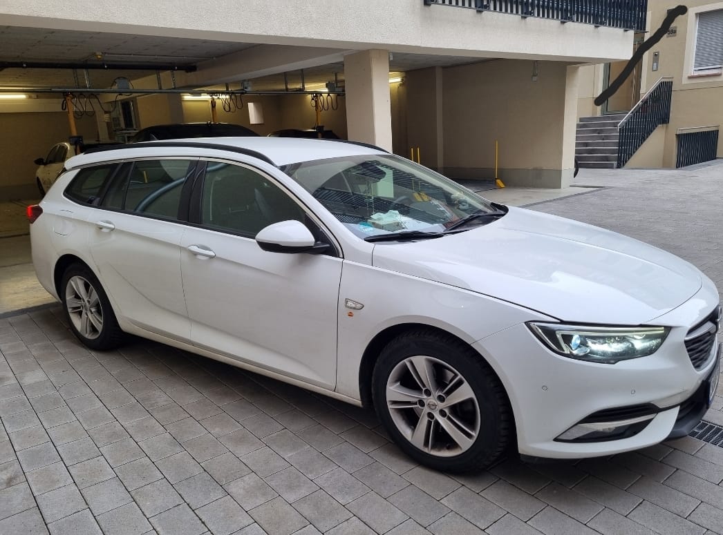 Opel Insignia Sports Tourer 2000 mit Klimaanlage