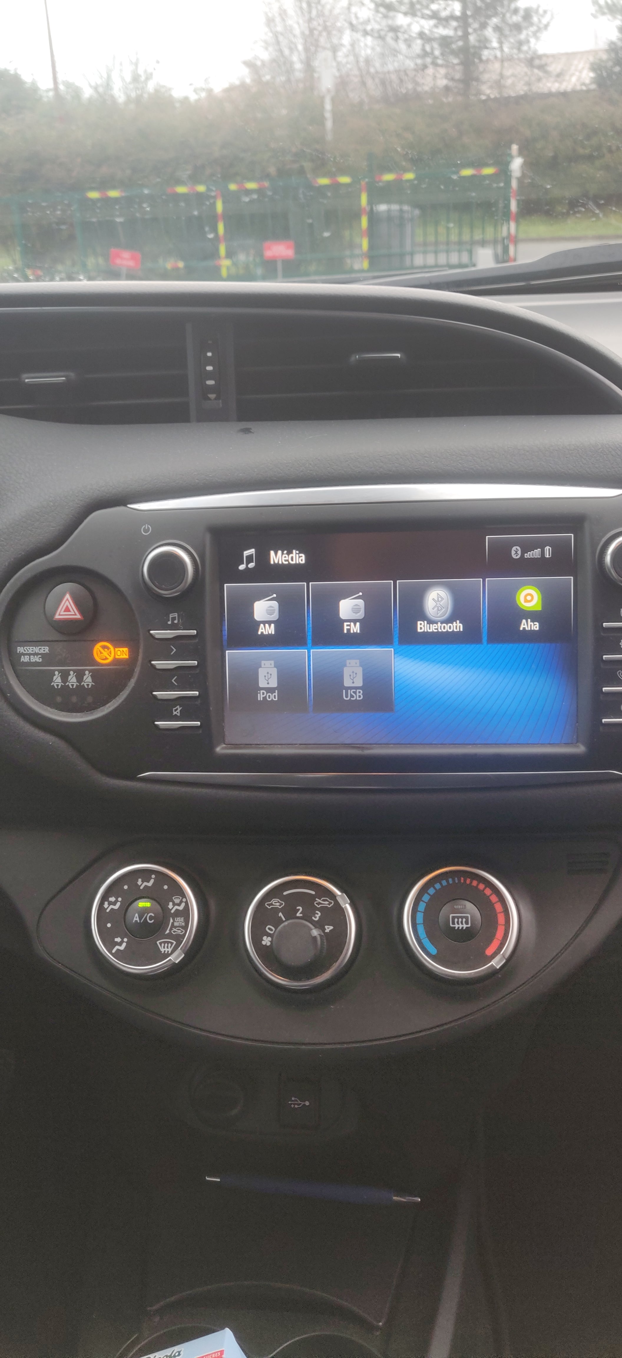 Toyota Yaris avec Siège bébé
