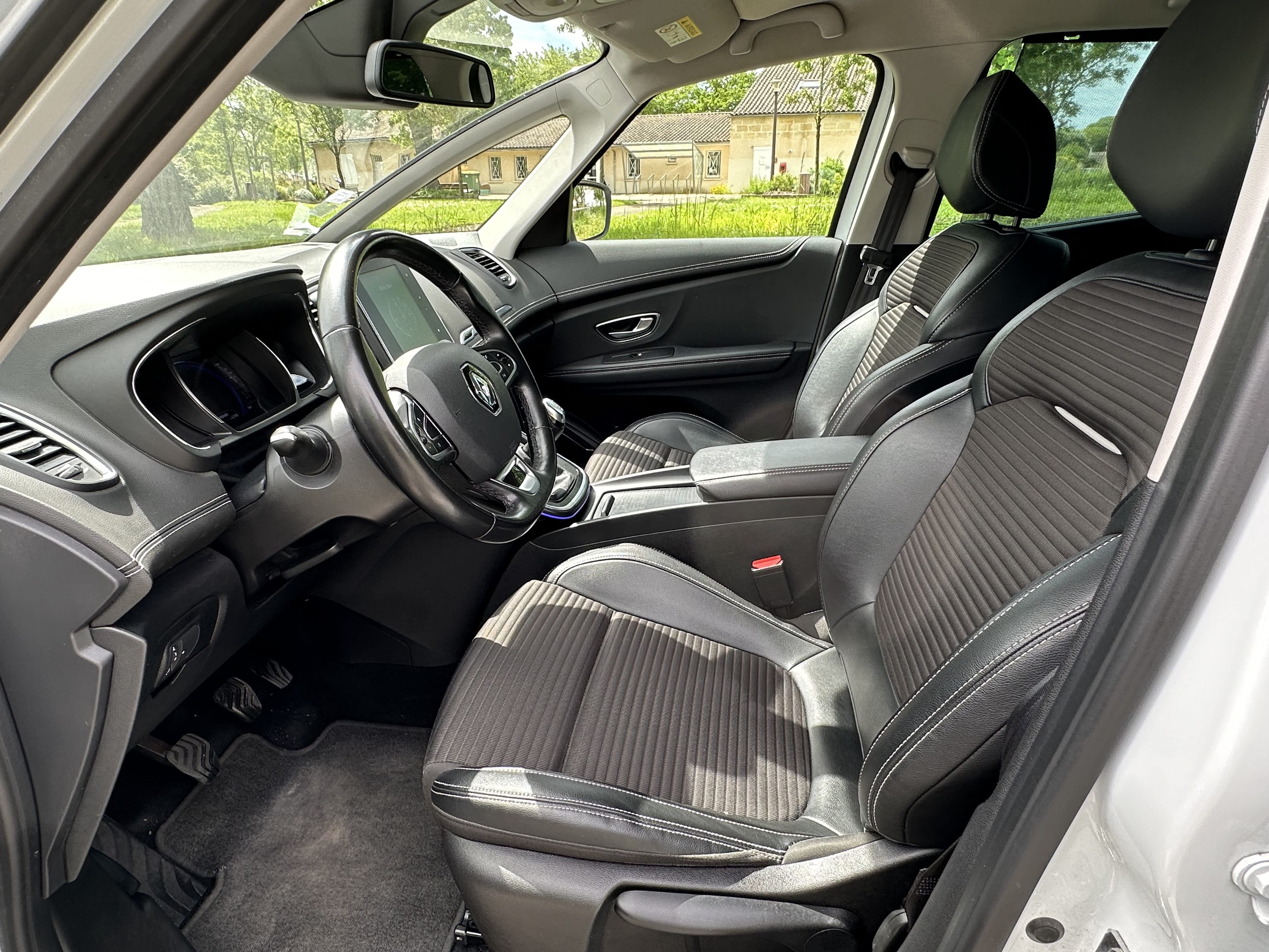 Renault Grand Scenic avec Siège bébé