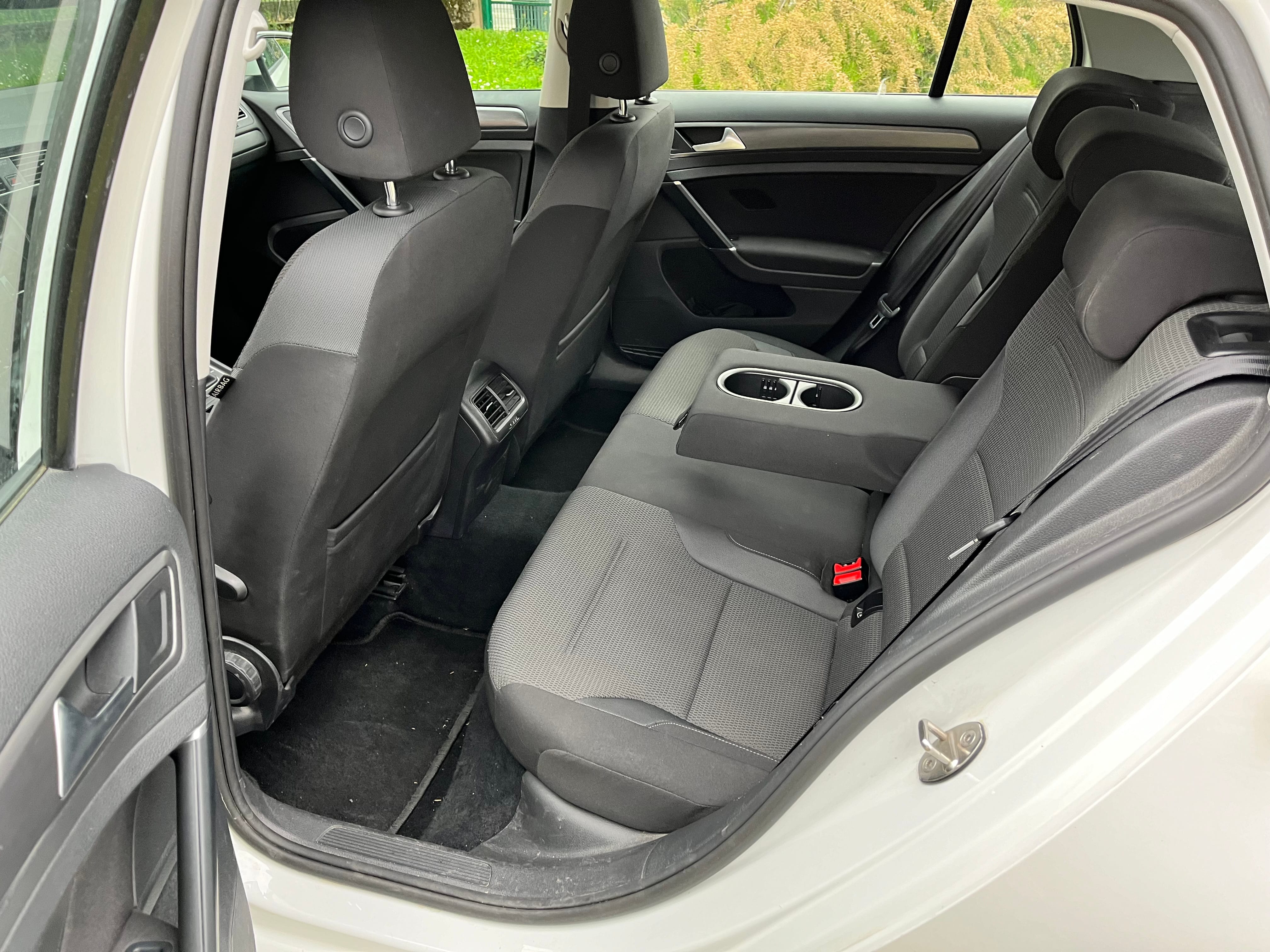 Volkswagen Golf avec Coffre de toit