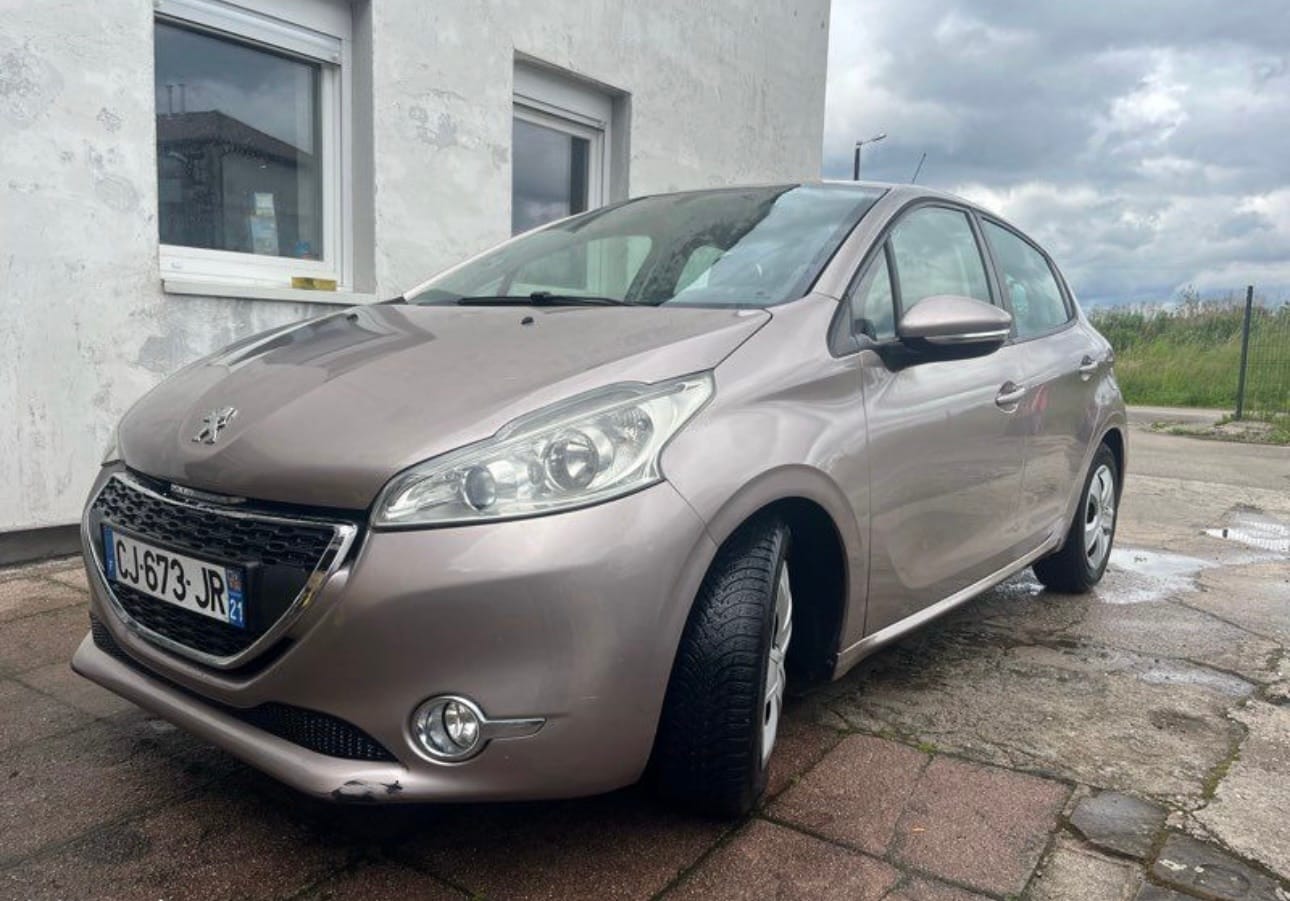 Peugeot 208, 2012, Diesel