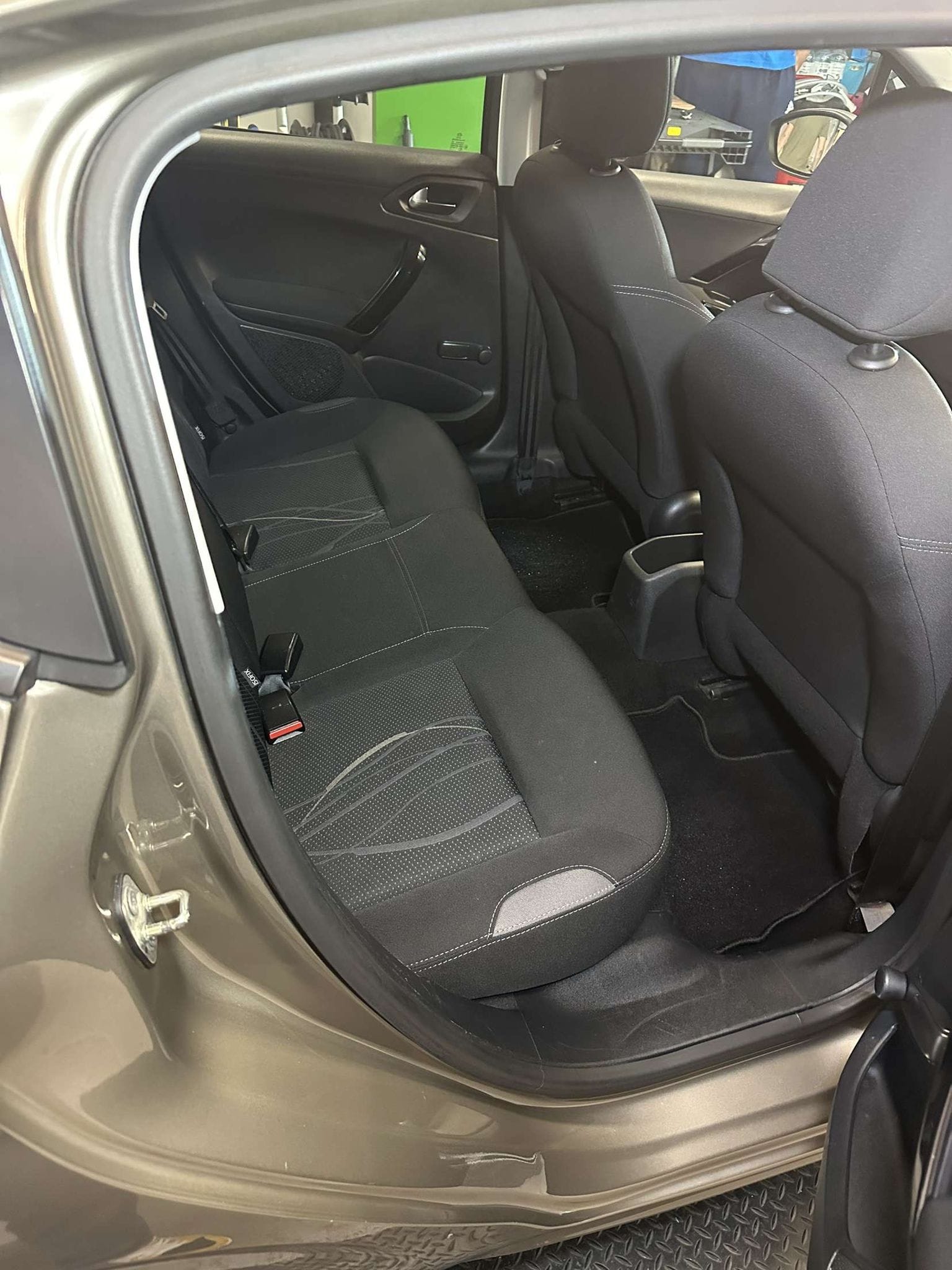 Peugeot 208 avec Entrée audio / iPod