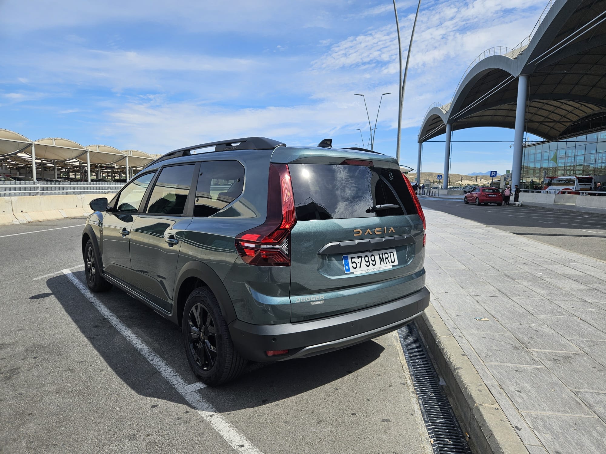Dacia Jogger Automatic - Extreme HYBRID 105kW (140CV) 7 plazas avec Régulateur de vitesse