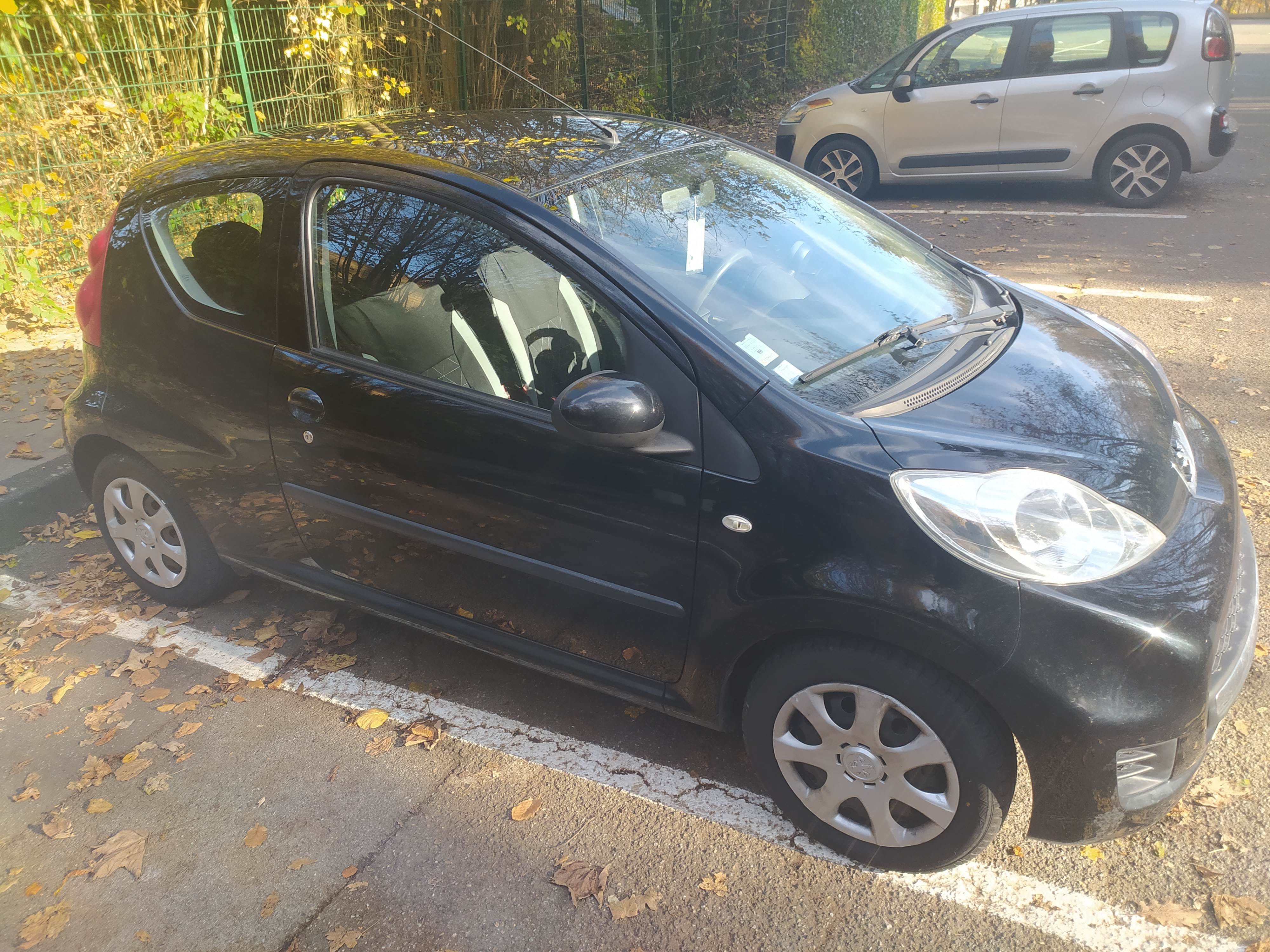 Peugeot 107 1.0 essence avec Siège bébé