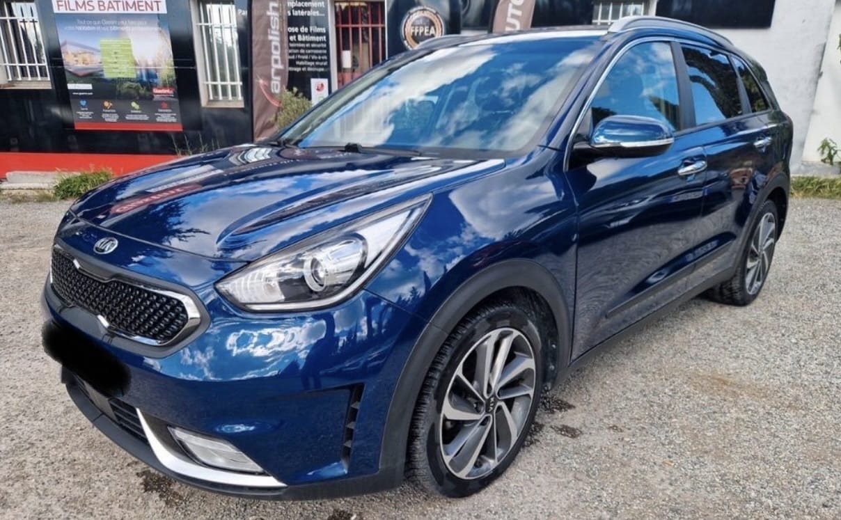 Kia Niro Touring Special Edition, 2016, Essence 98 / Électrique (hybride), automatique