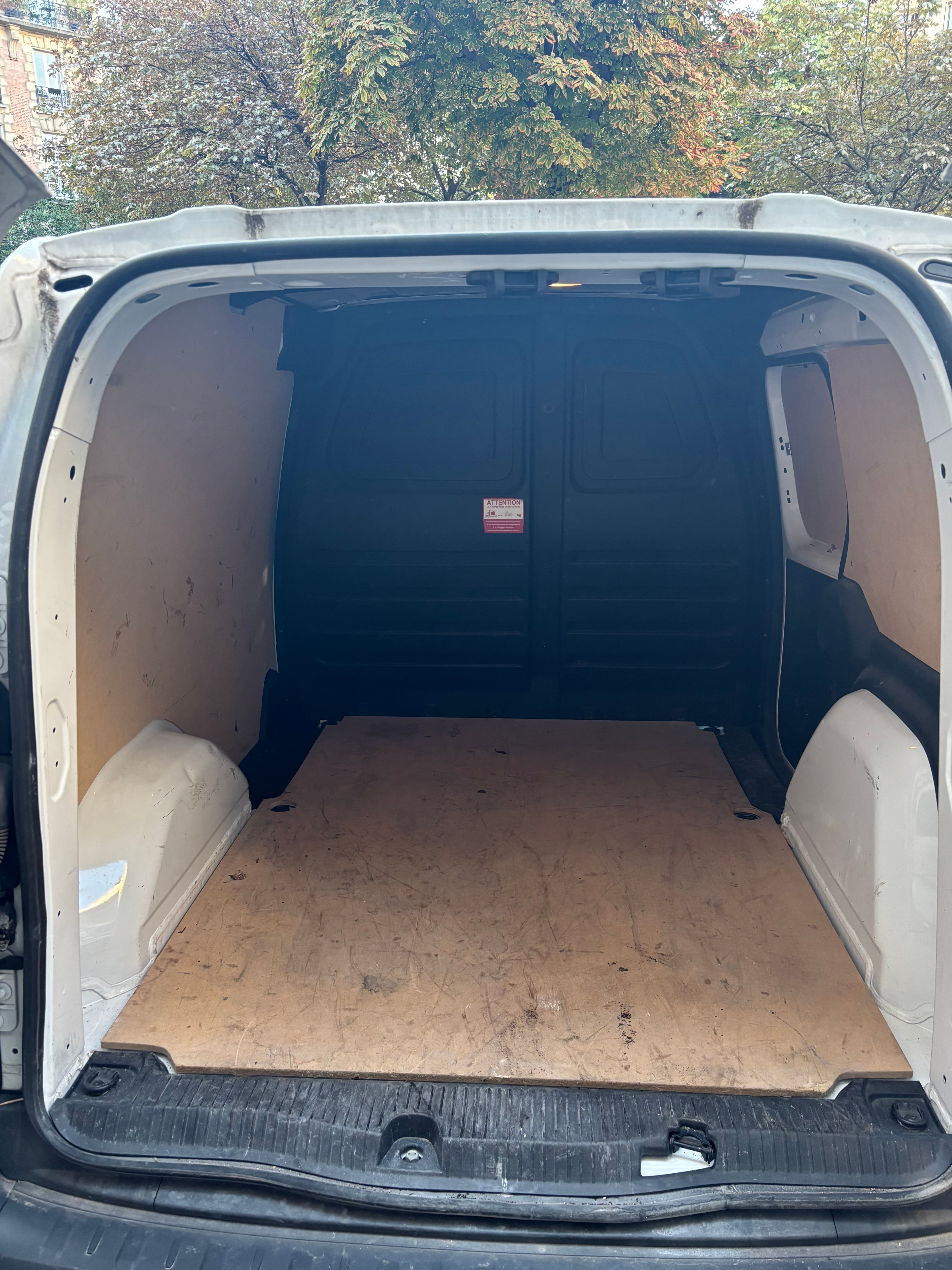 Renault Kangoo Fourgon with GPS