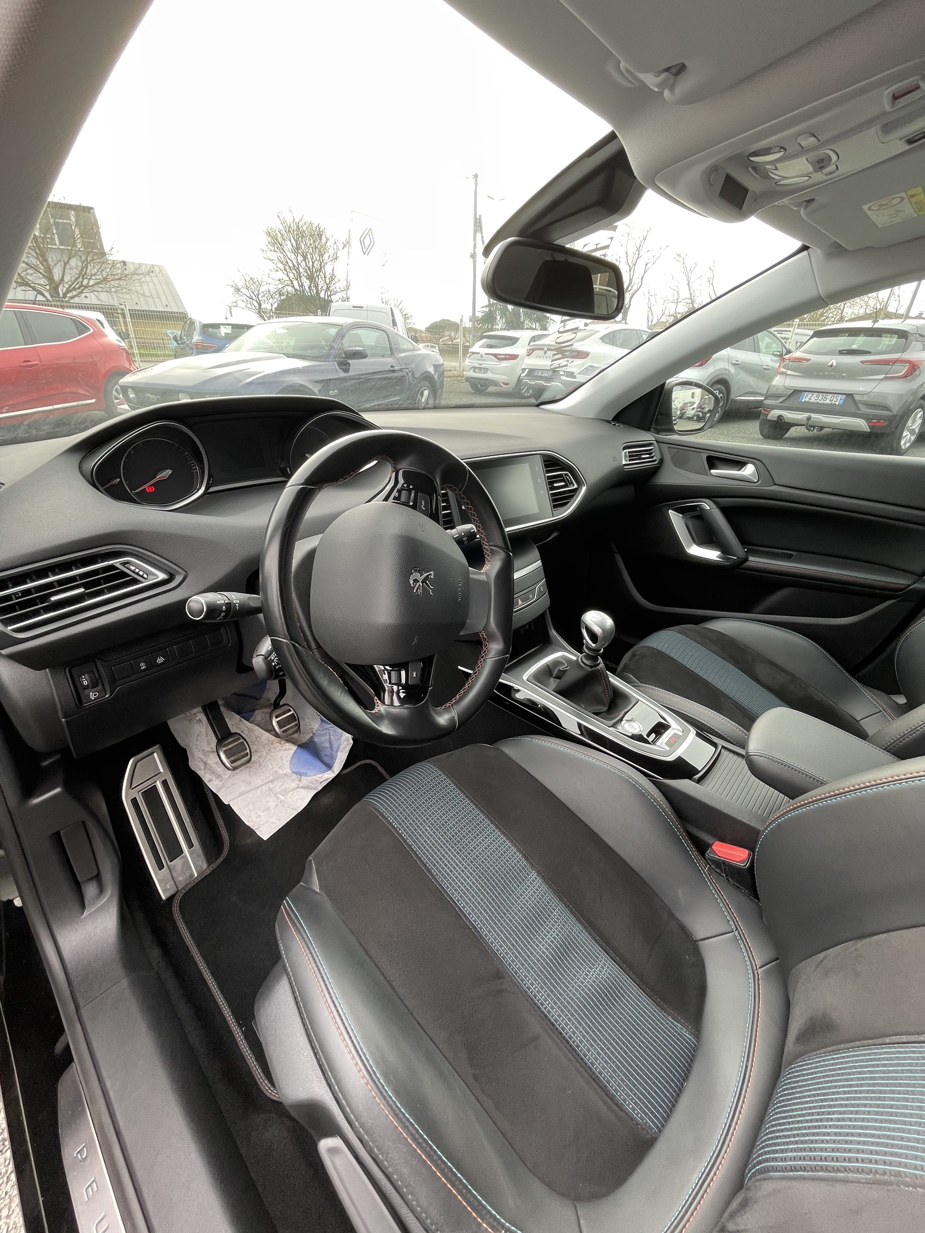 Peugeot 308 avec GPS