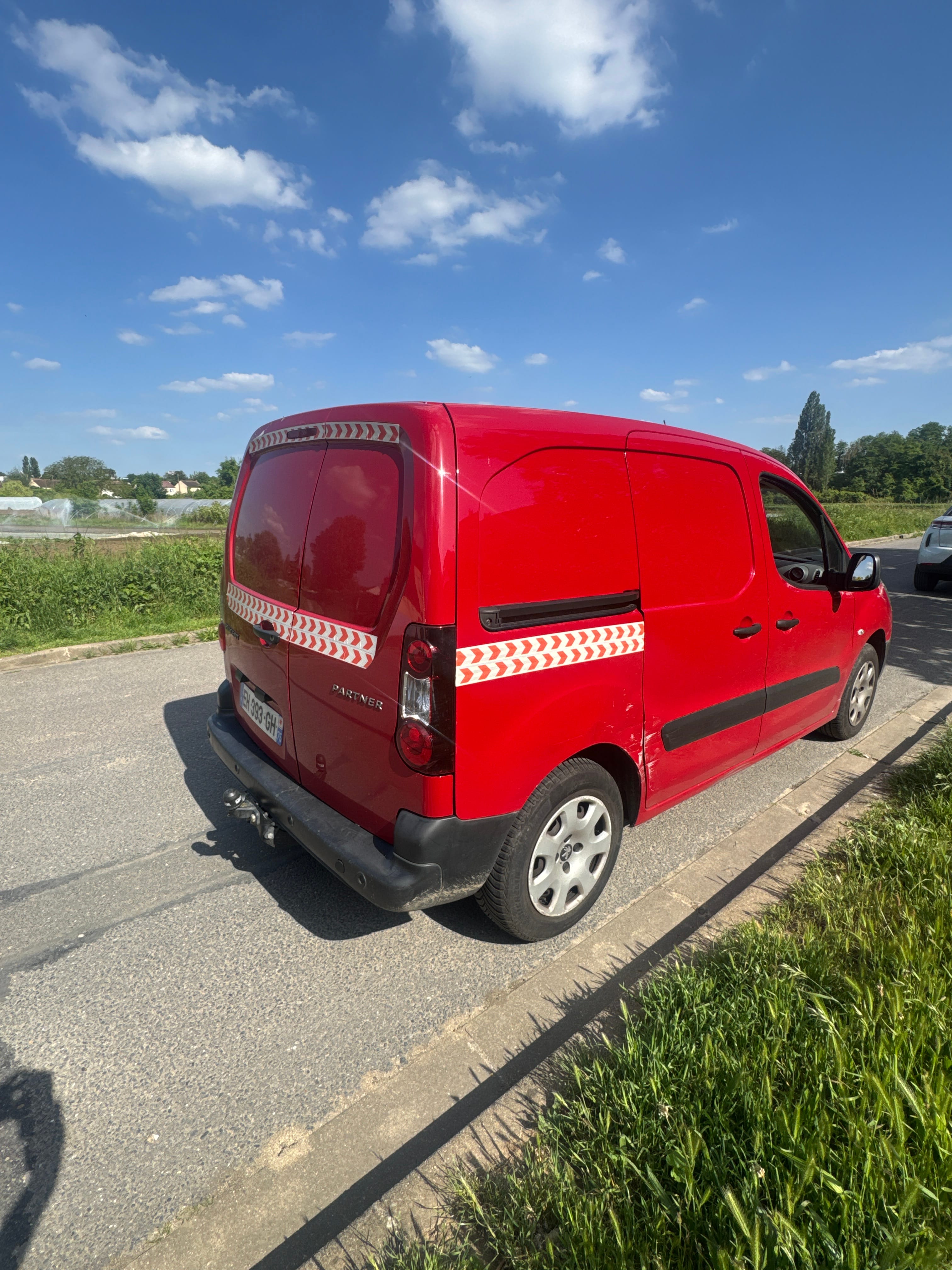 Peugeot Partner Fourgon avec GPS