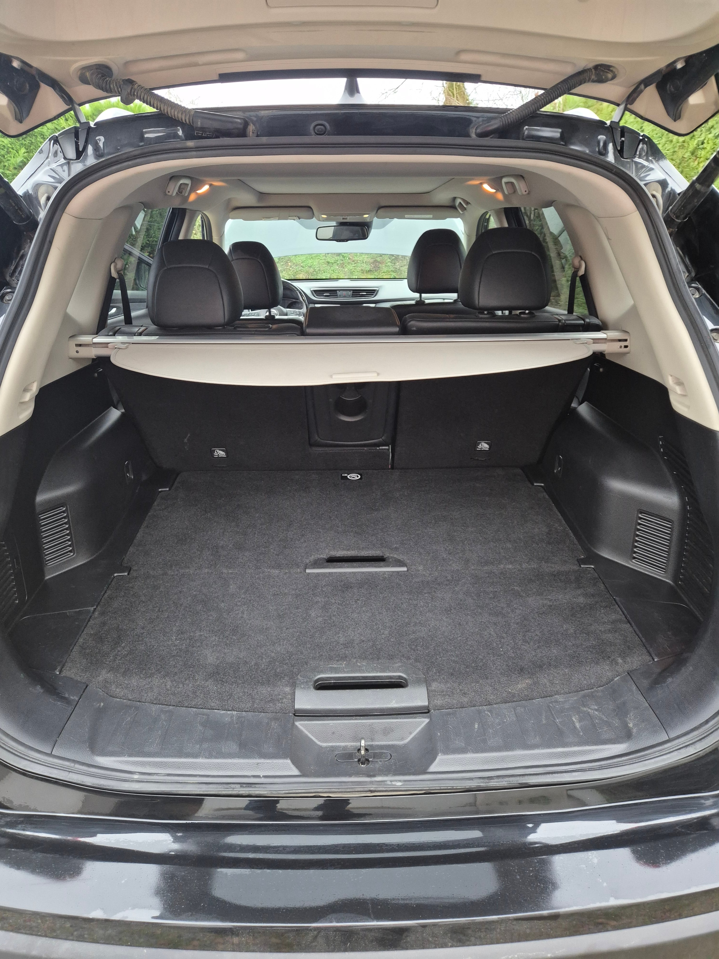 Nissan X-Trail avec Entrée audio / iPod