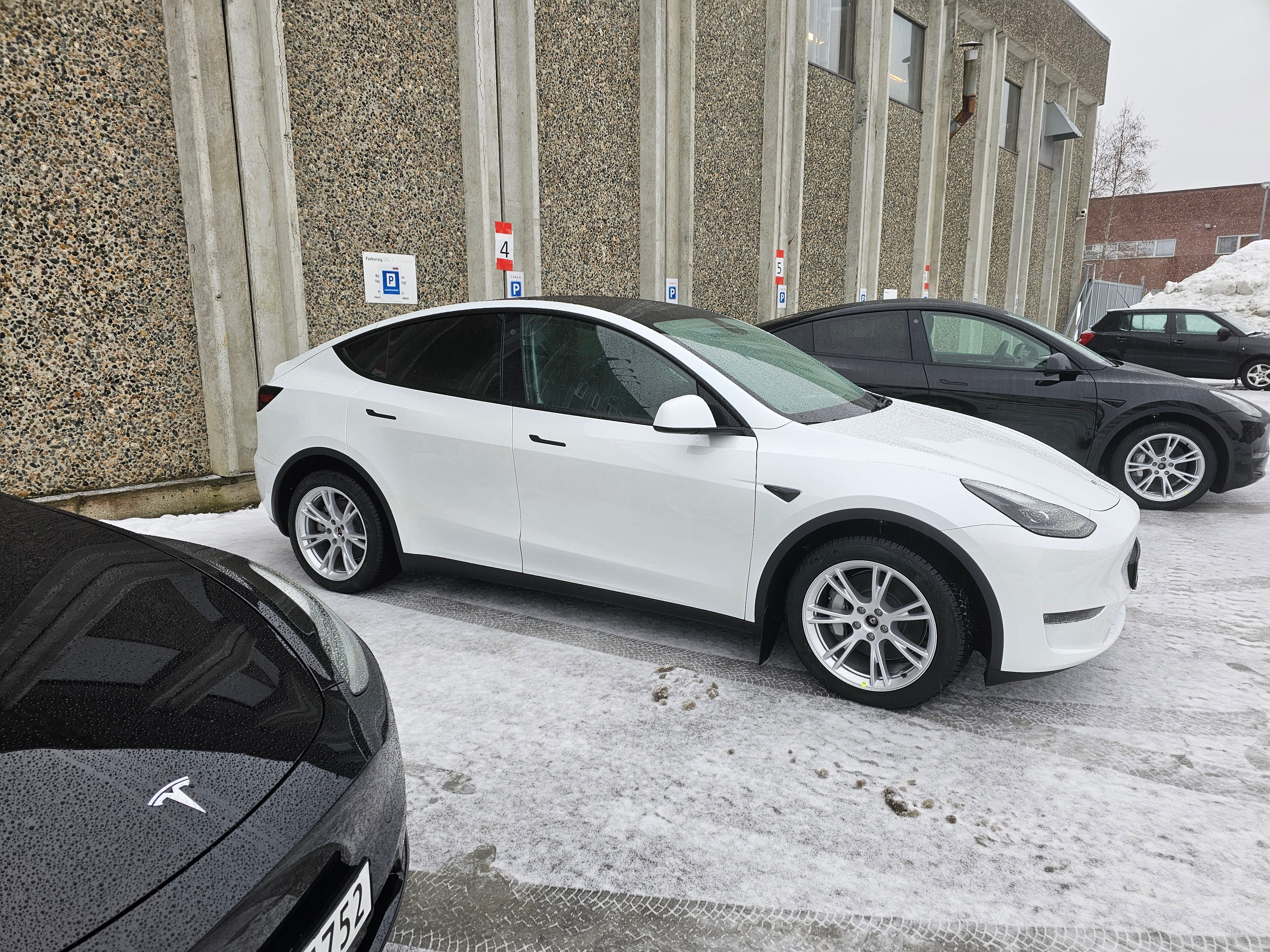 Tesla Model Y Long Range, 2023, Electric, automatic