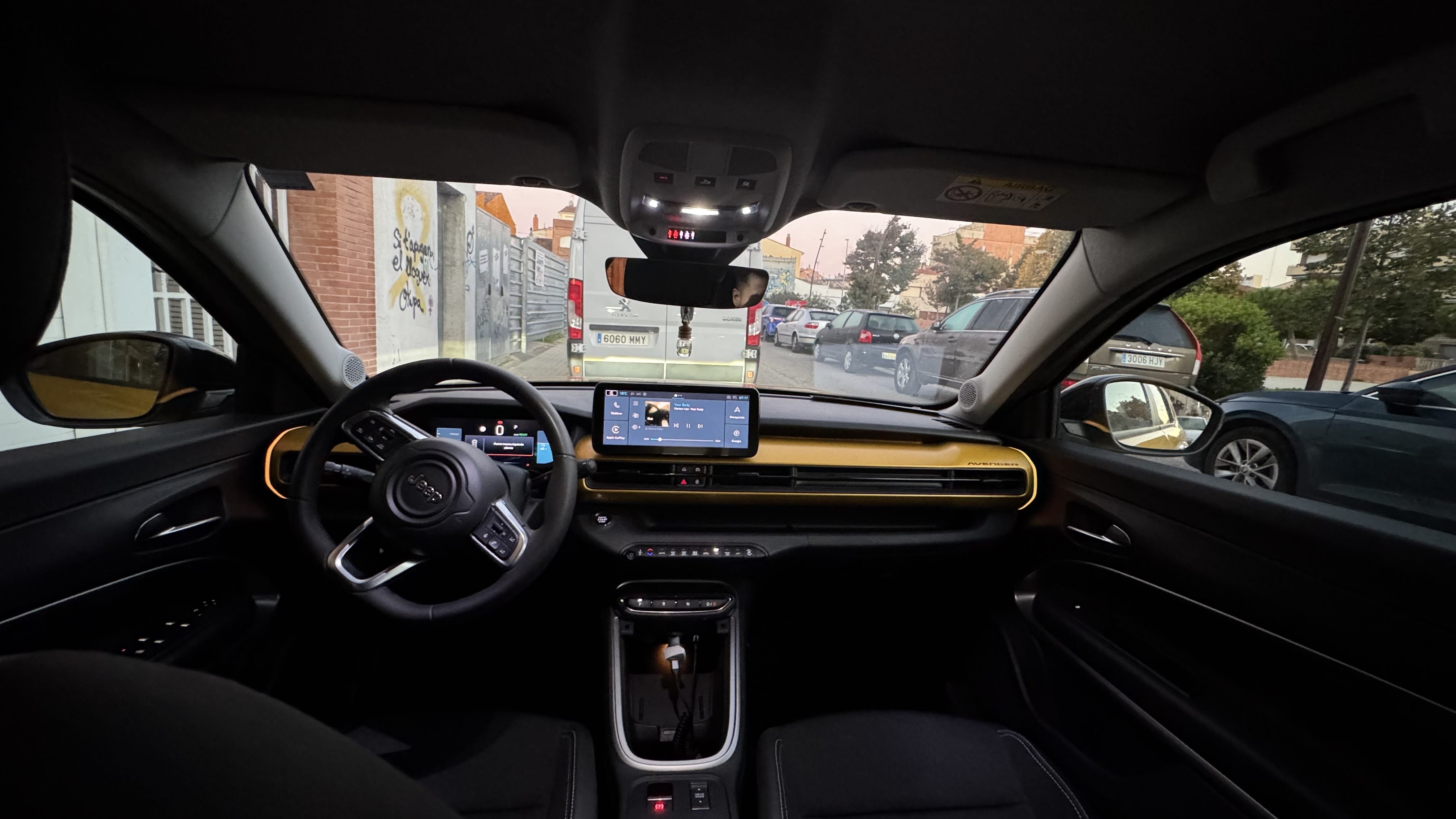 Jeep Avenger Eléctrico con Control de velocidad