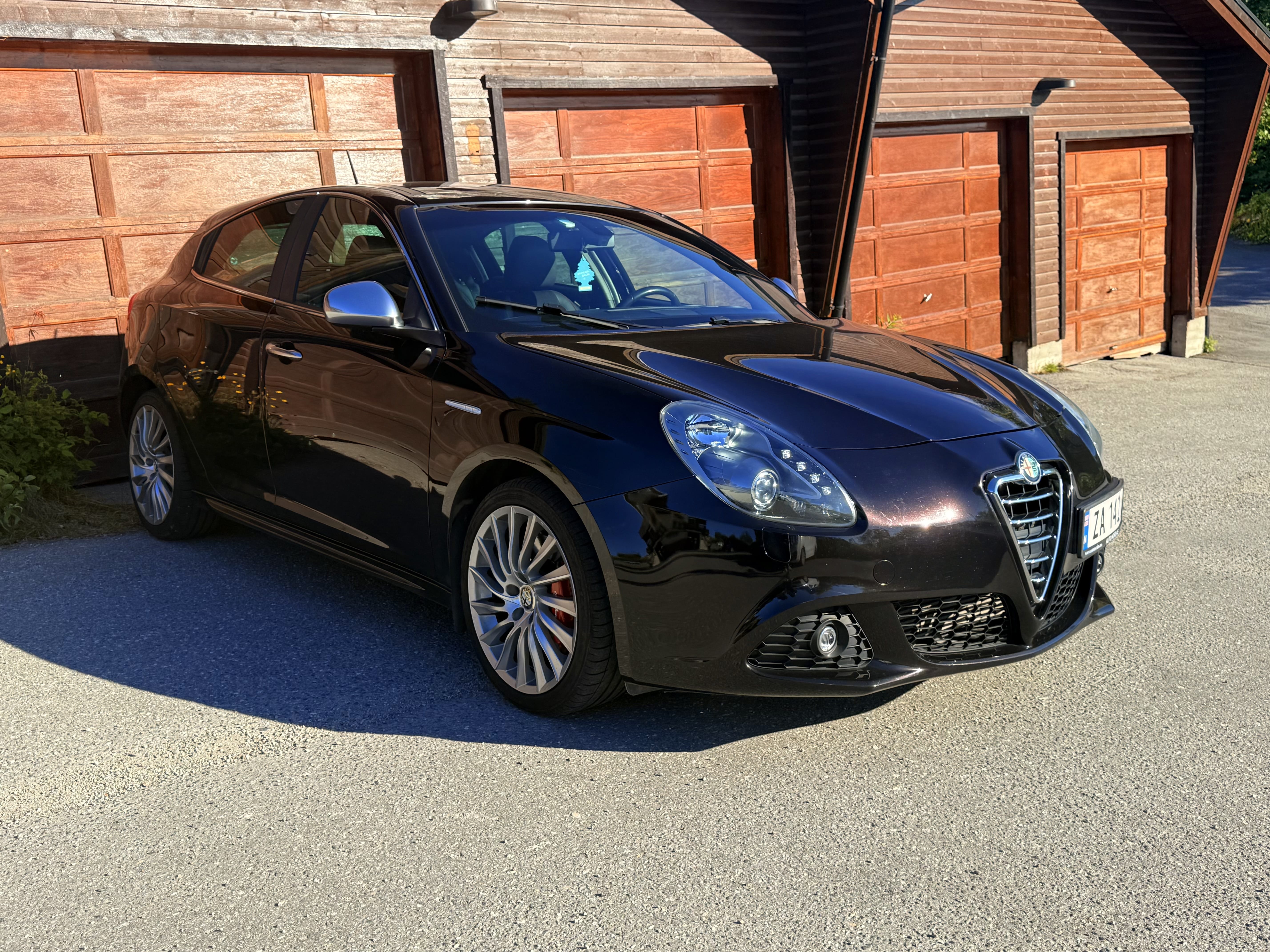 Alfa-Romeo Giulietta mit Autoradio