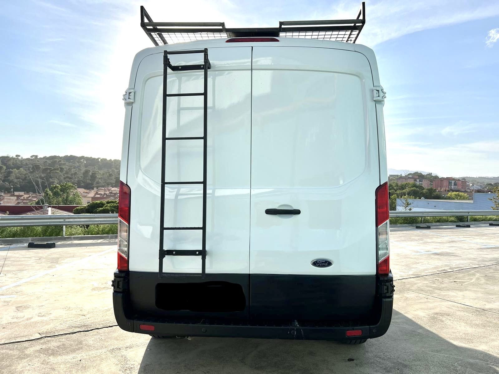 Ford Transit Furgoneta L2H2 mit Audio-/iPod-Zugang