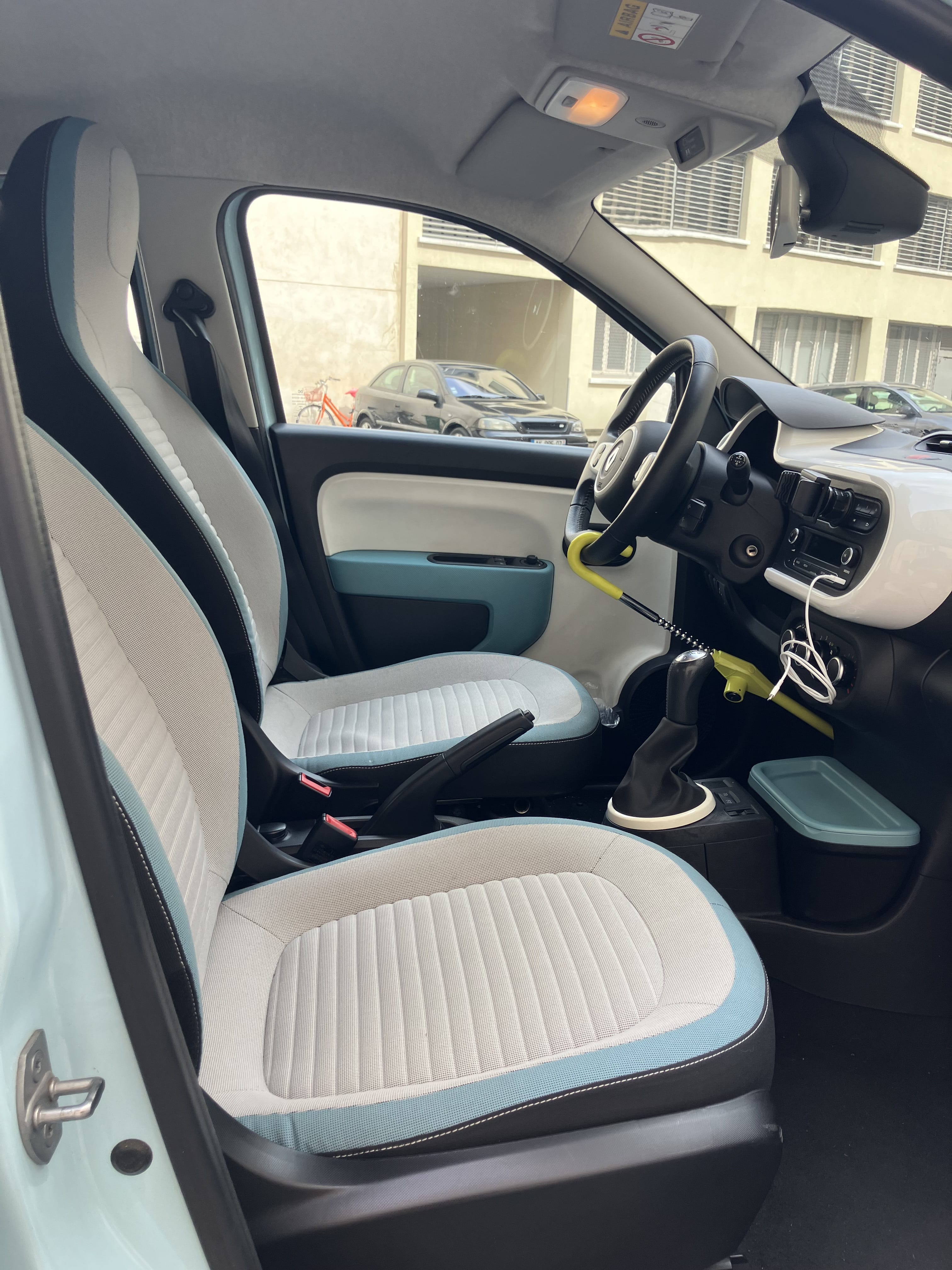 Renault Twingo III avec Entrée audio / iPod