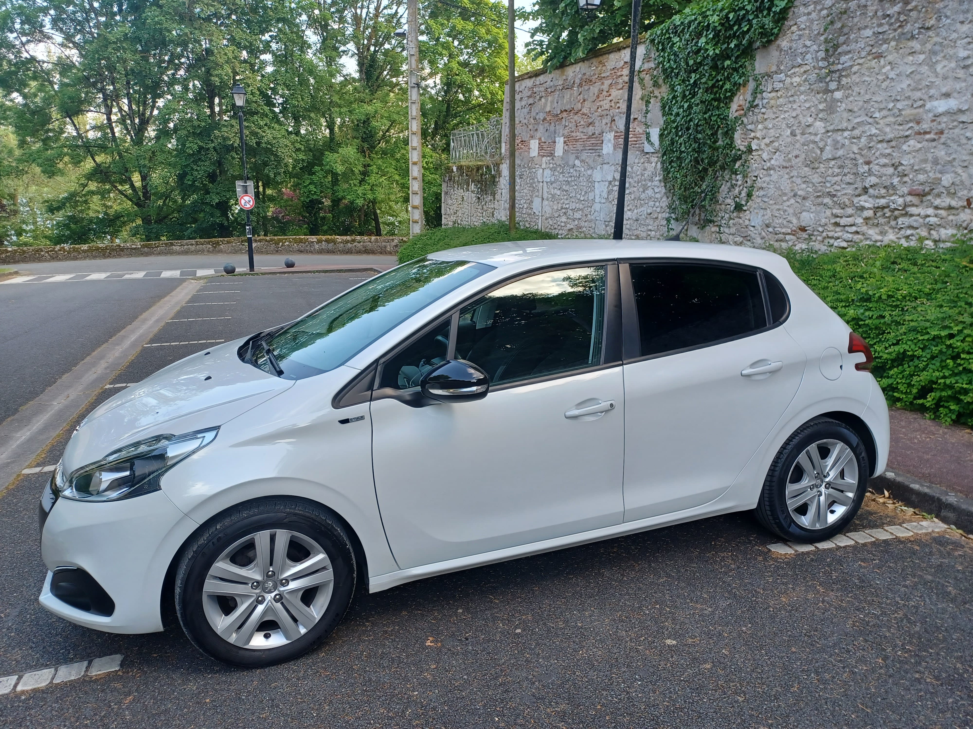 Peugeot 208 avec Climatisation