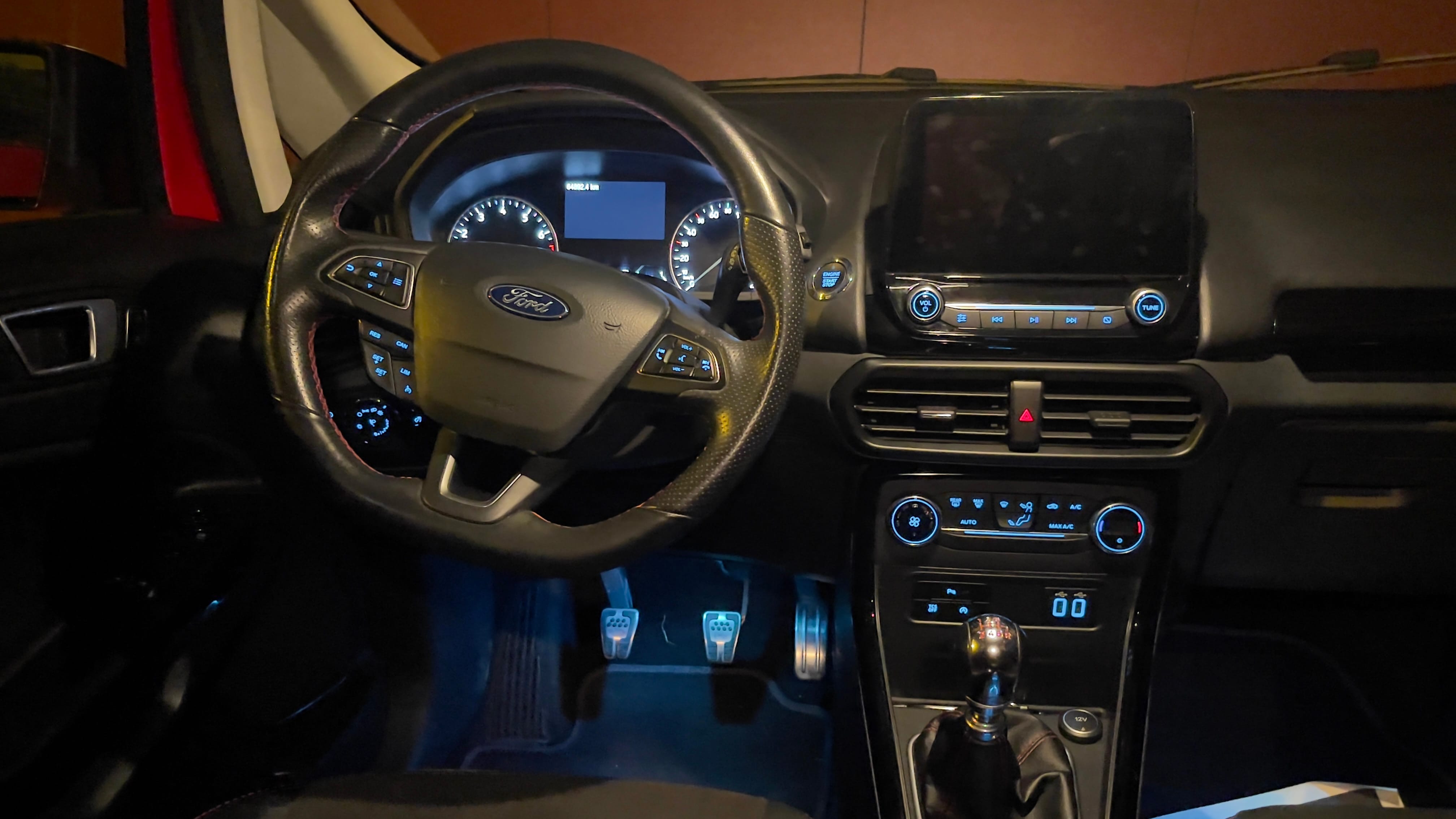 Ford EcoSport 1.0  ECOBOOST  ST LINE 125 cv Turbo essence SUV-CITADINE avec Régulateur de vitesse