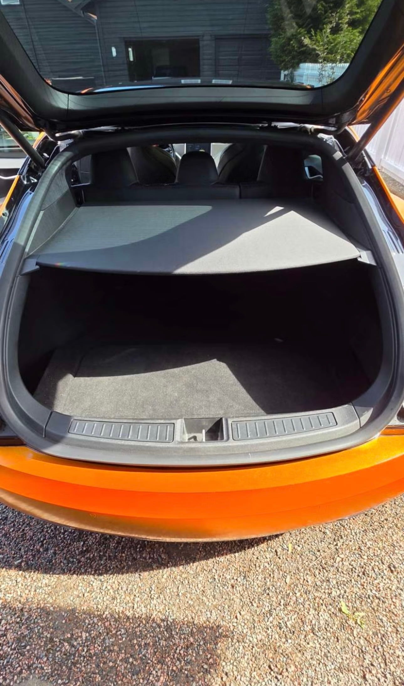 Tesla Model S med Ryggekamera