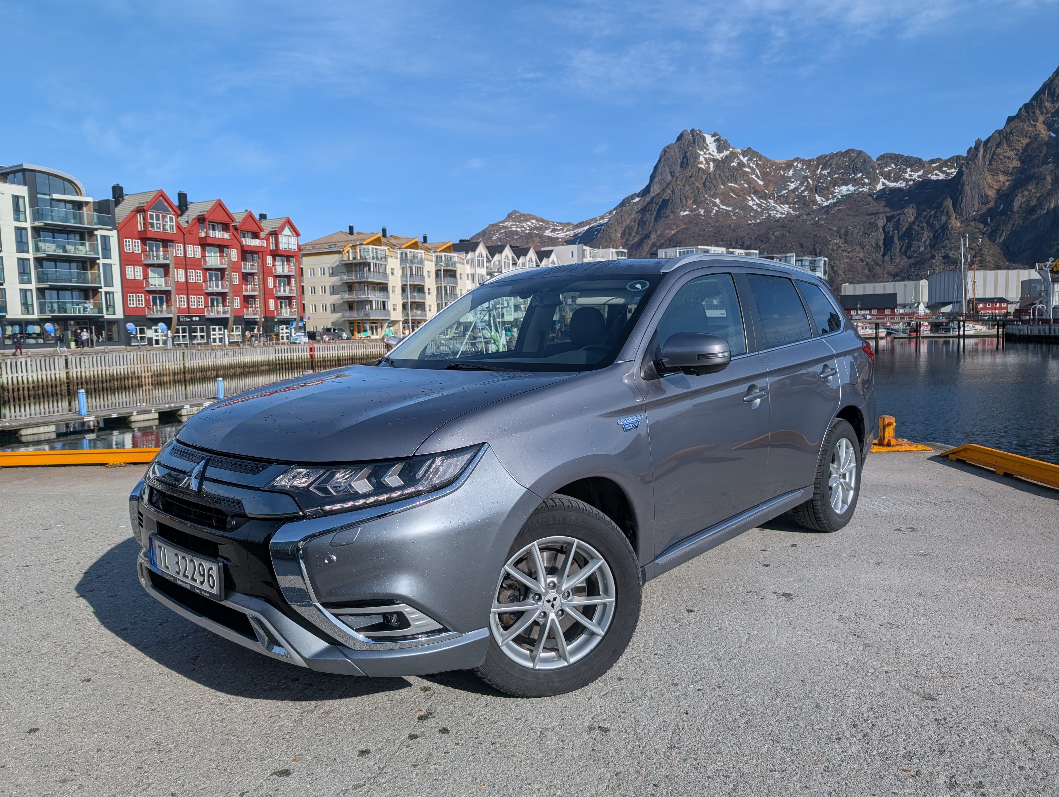 Mitsubishi Outlander PHEV MOTION, 2018, Blyfri 95 / Electric (hybrid), automatic