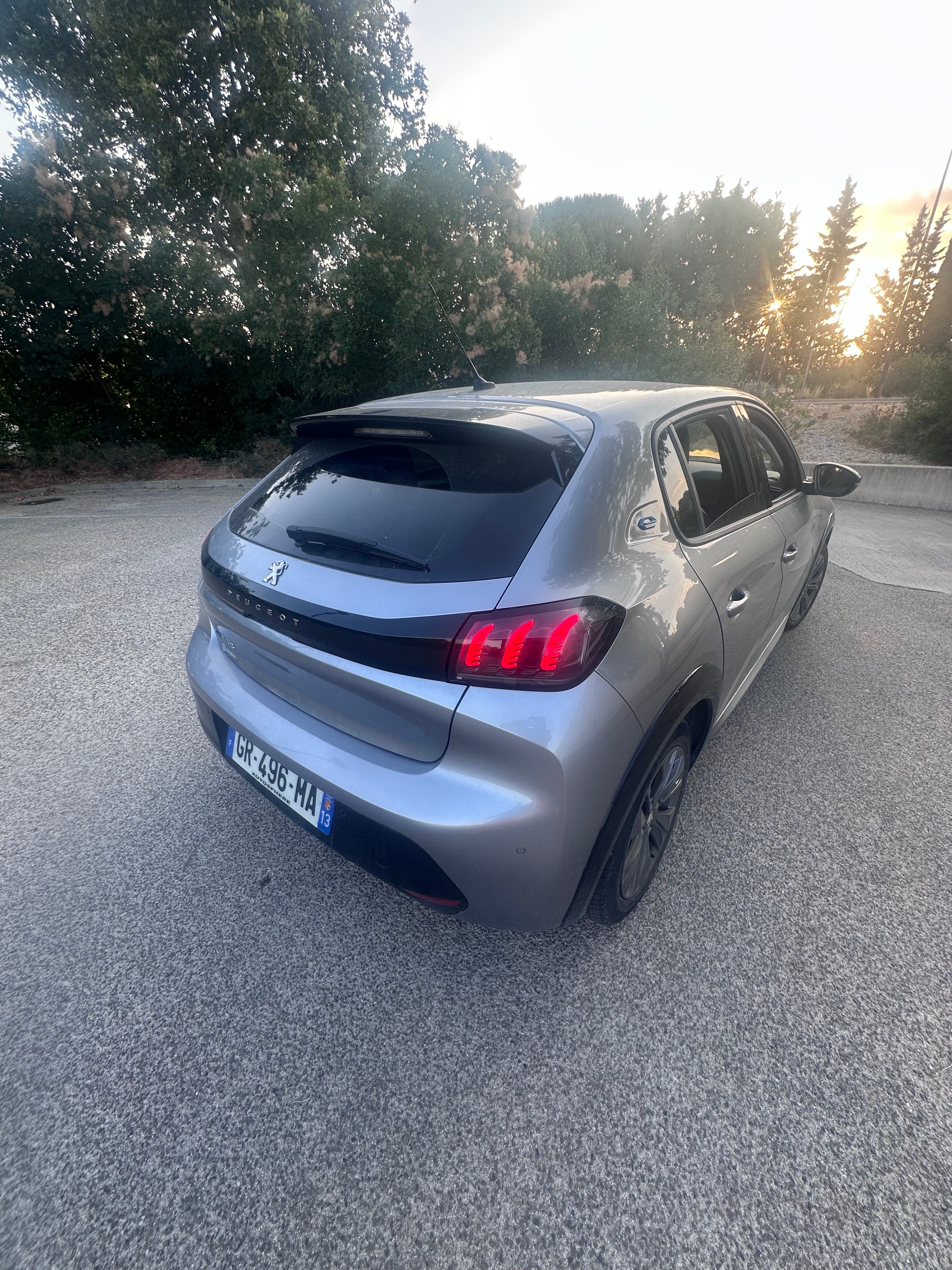 Peugeot 208 avec Caméra de recul