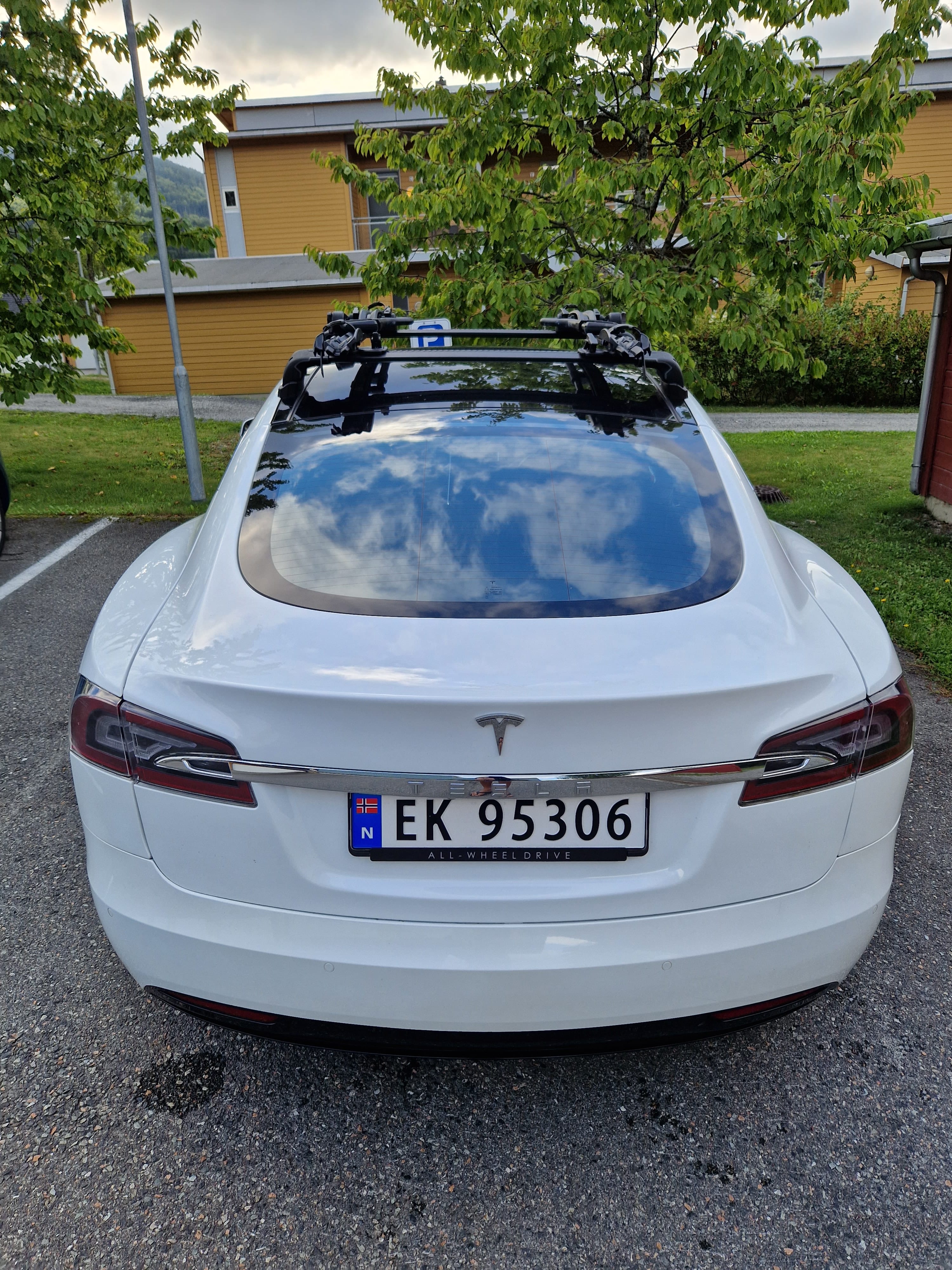 Tesla Model S med GPS