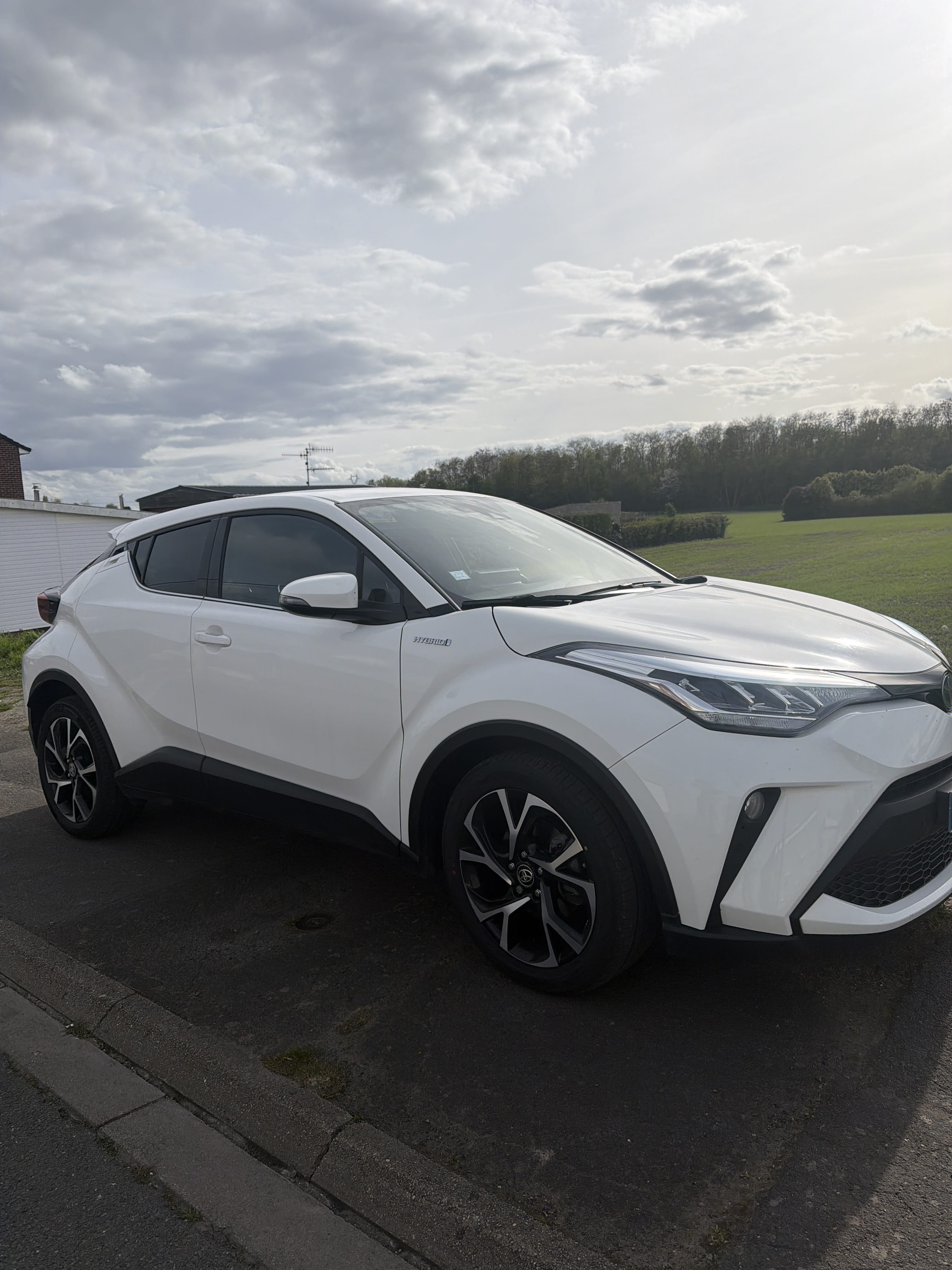 Toyota C-HR Hybrid avec Climatisation