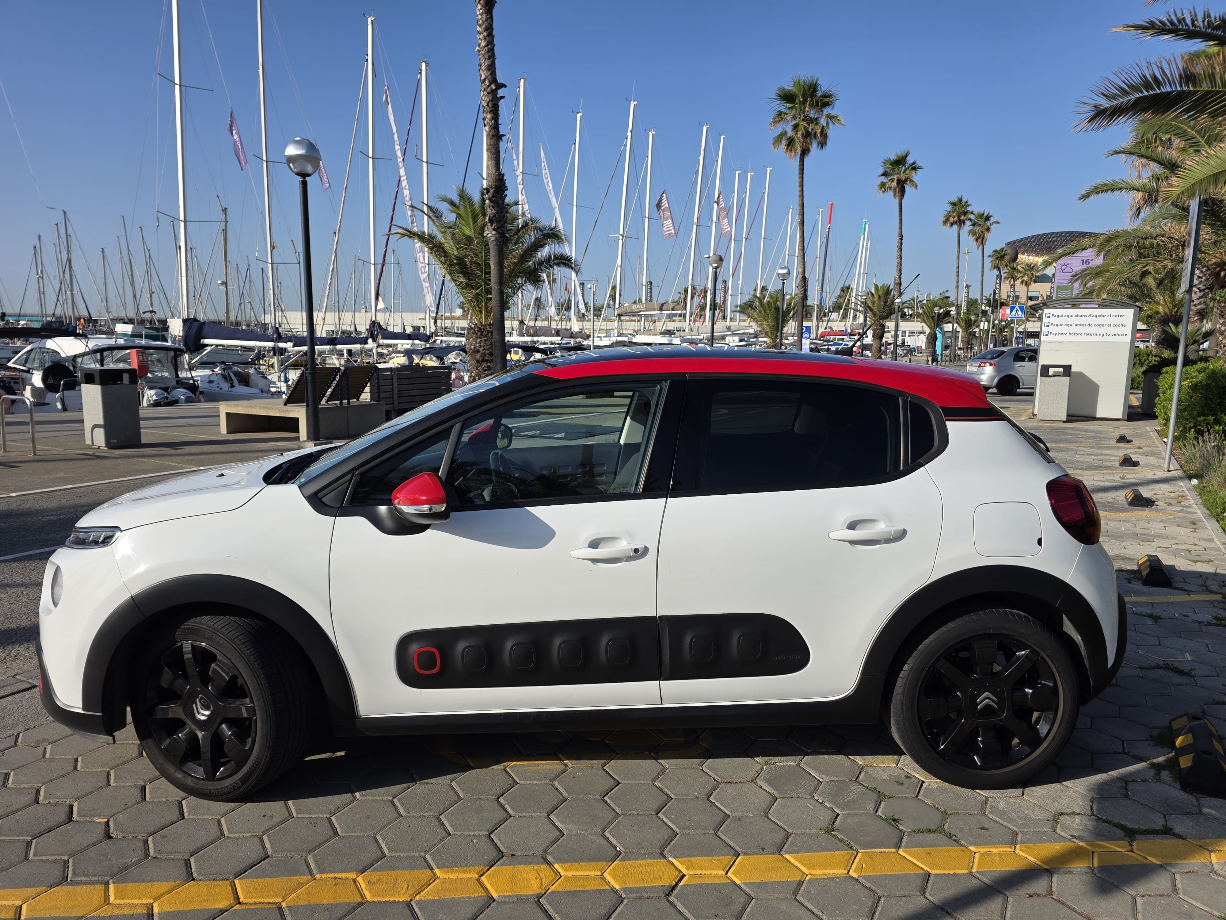 Citroen C3 con gps, camara, techo panorámico avec Climatisation