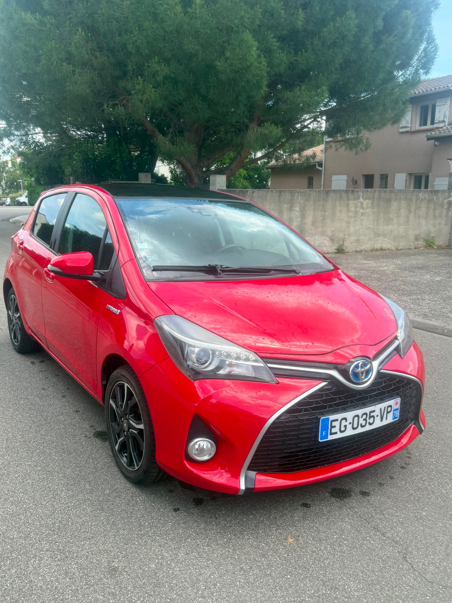 Toyota Yaris Hybride, 2016, Essence 95 / Électrique (hybride), automatique