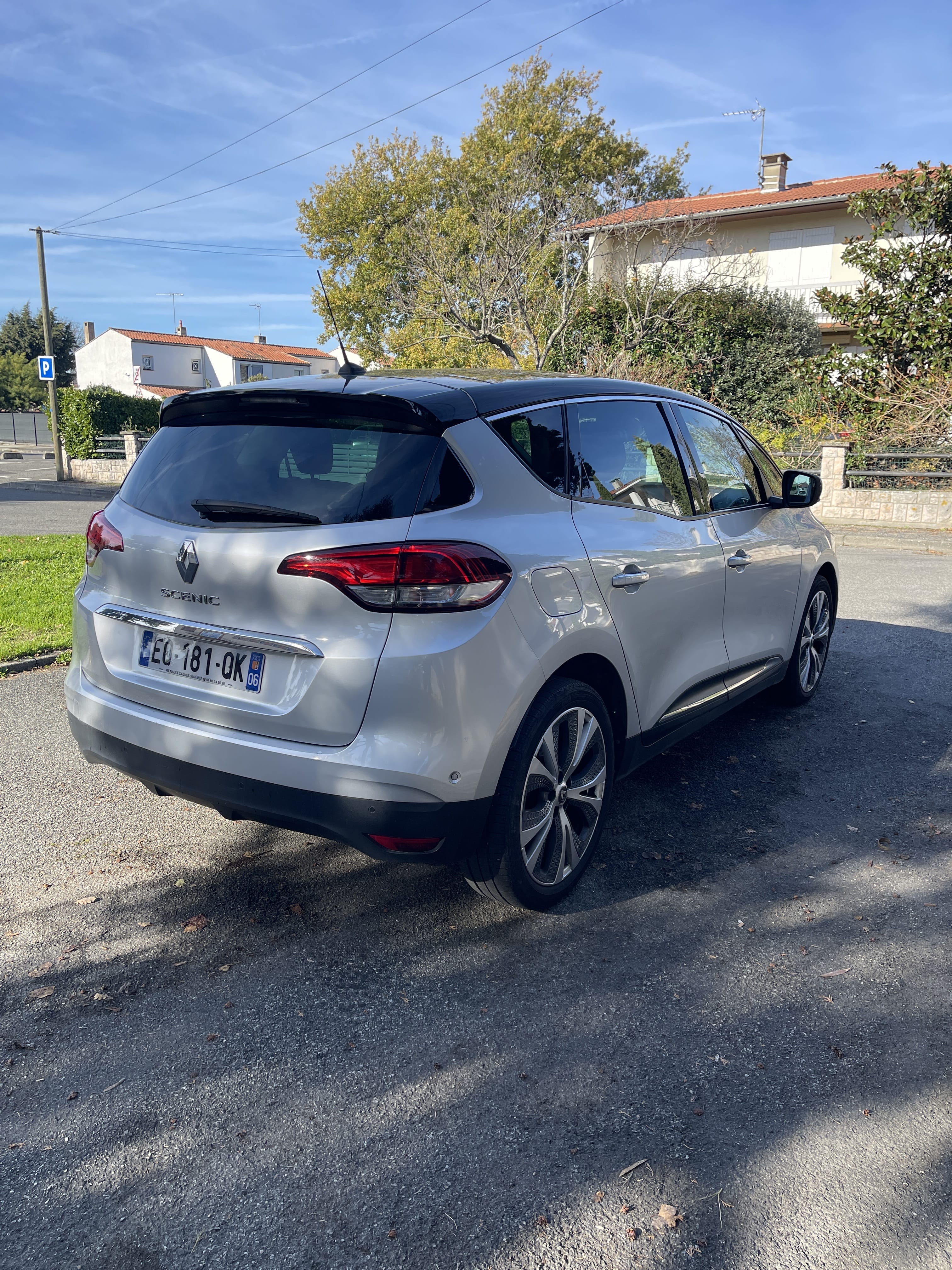 Renault Scenic 1.6 DCI Business EDC7 110cv avec GPS