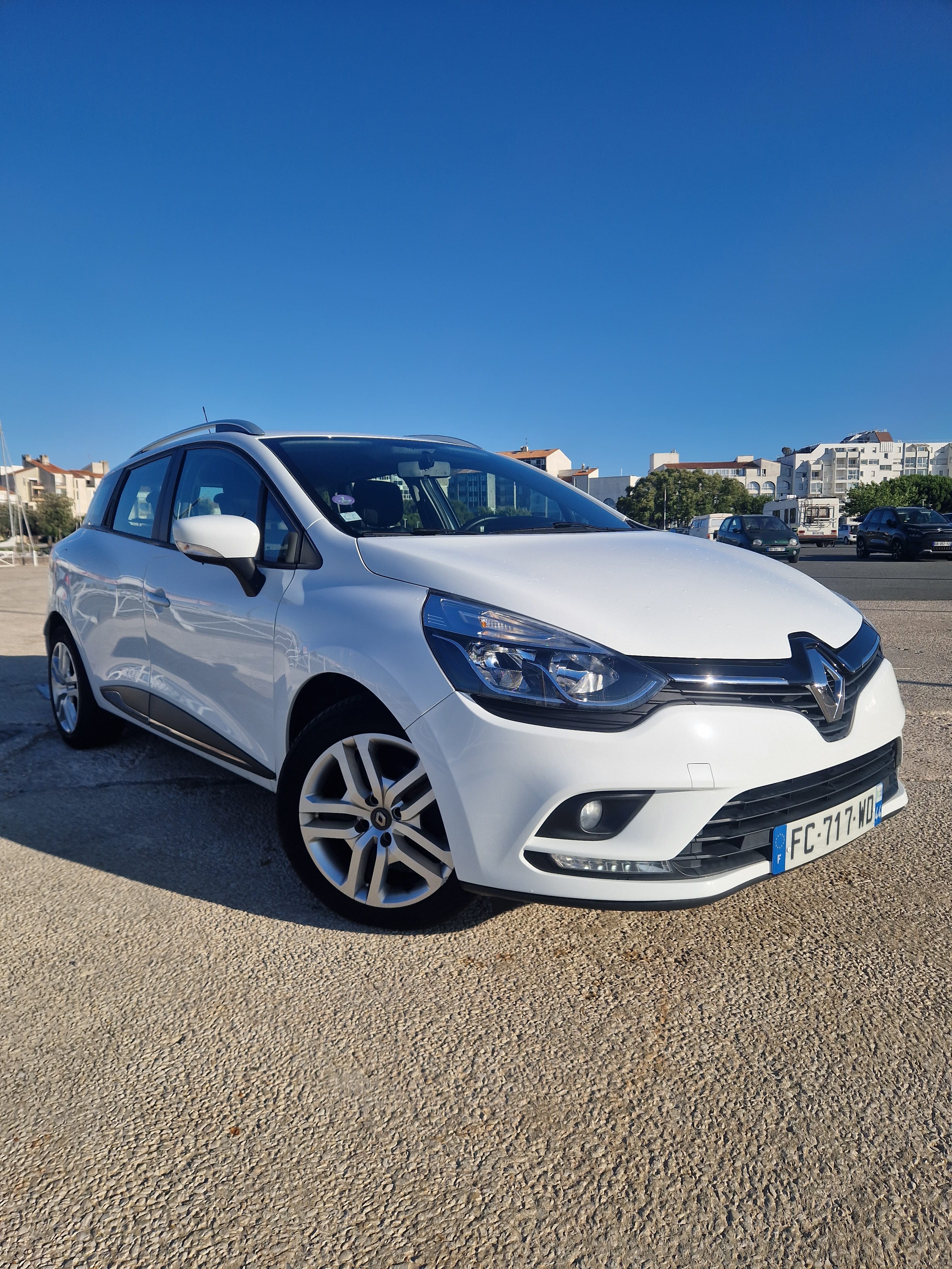 Renault Clio Estate 0.9 TCE 90cv climatisé, 2018, Essence 95
