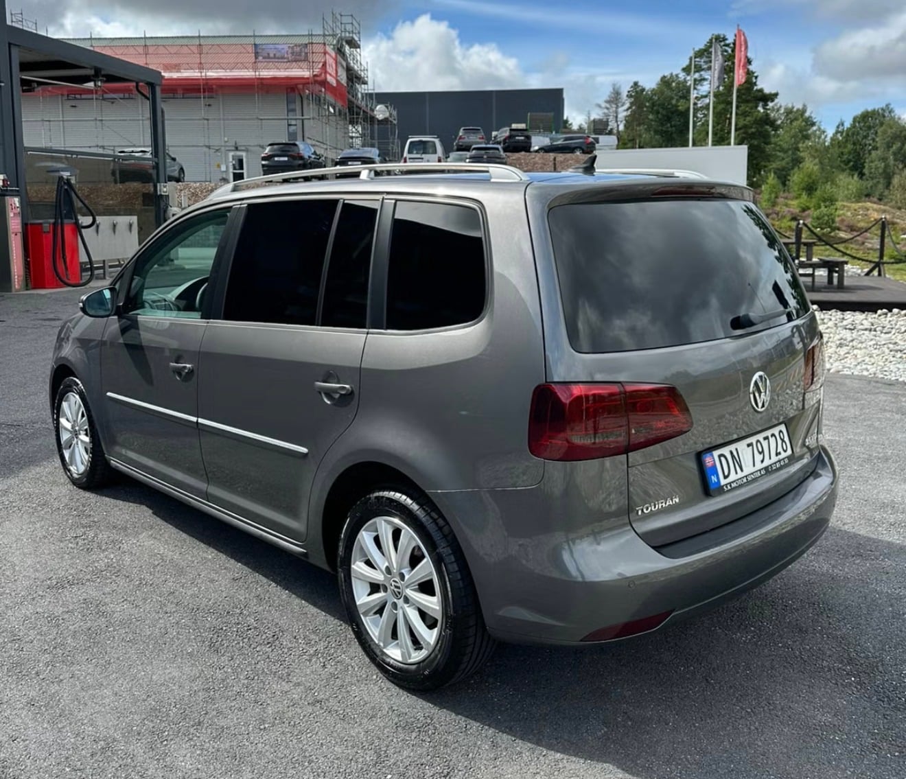Volkswagen Touran with Snow tires