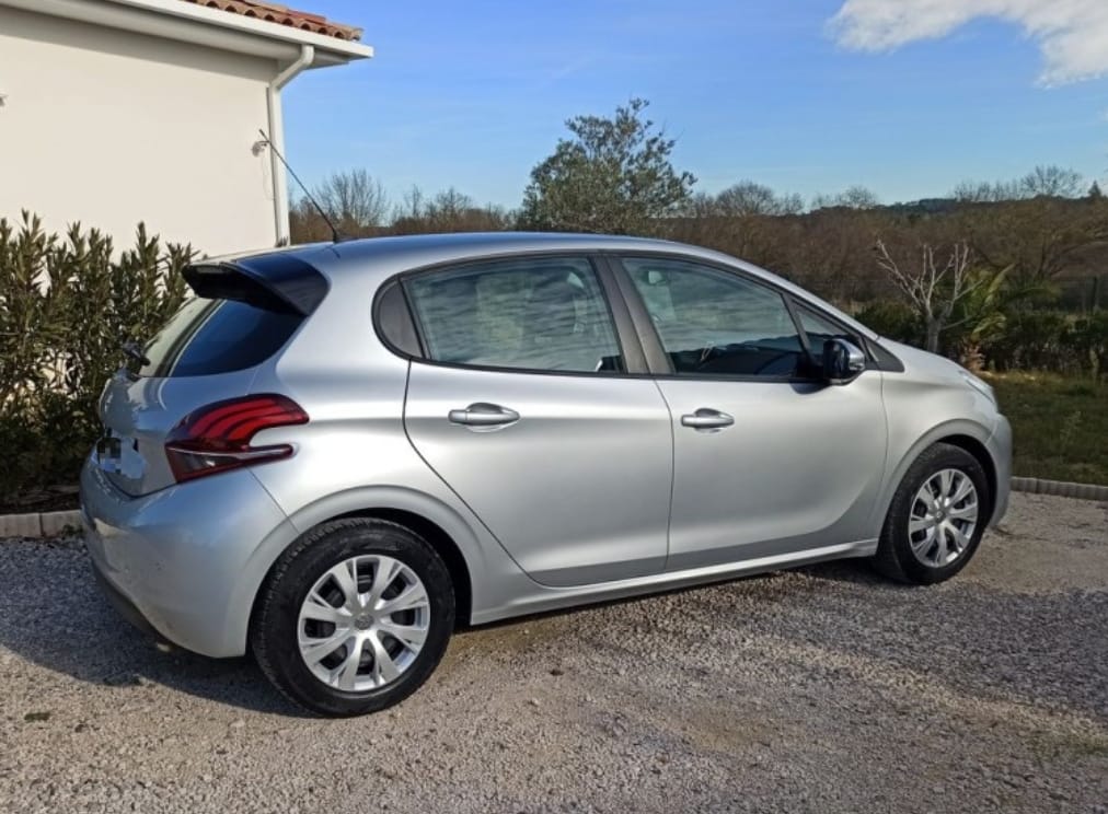 Peugeot 208 GRIS METAL 2018 // 1.6 BLUEHDI GPS/S&S-CLIM-RADAR DE RECUL avec Climatisation