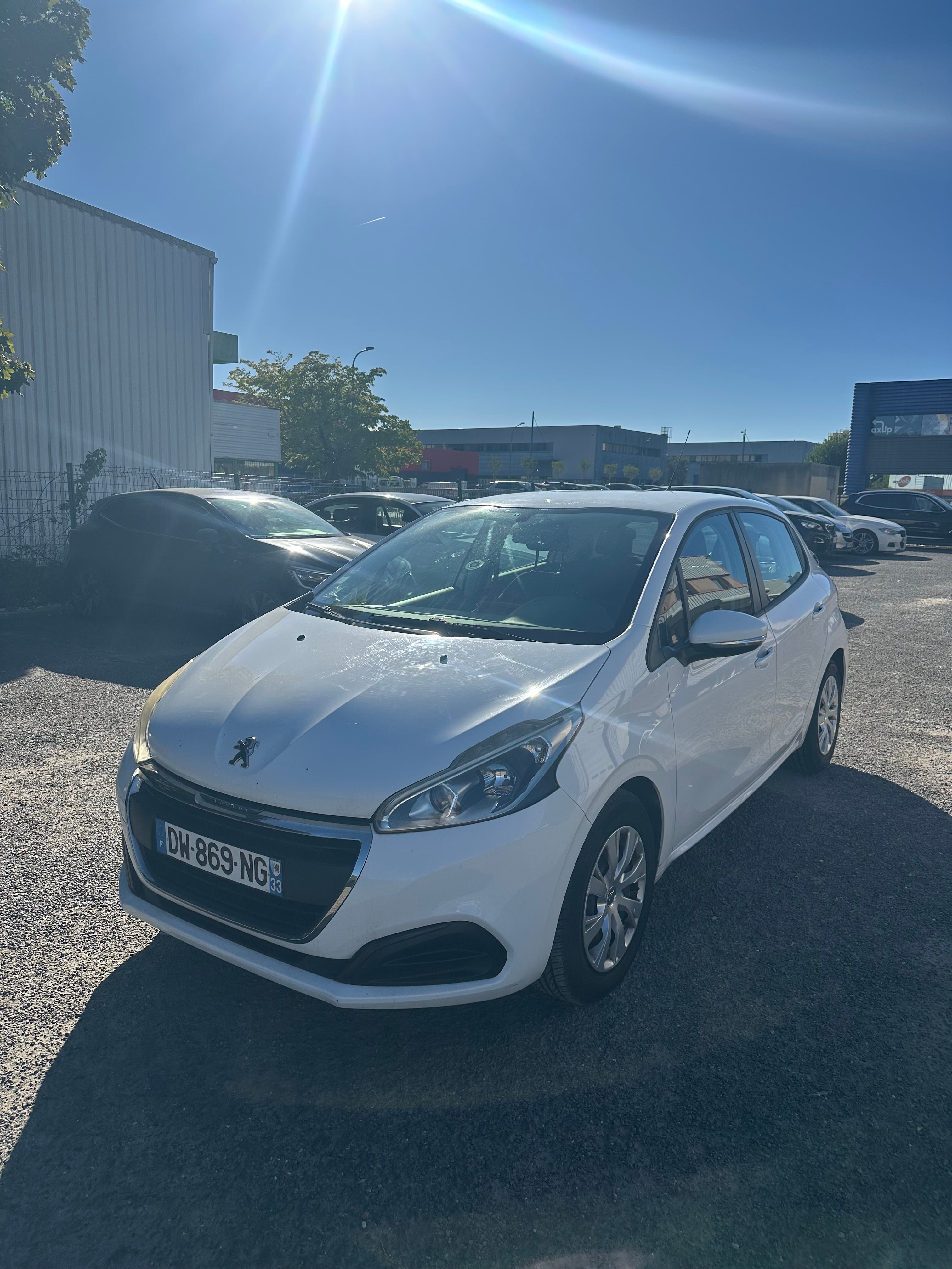 Peugeot 208, 2015, Essence 95