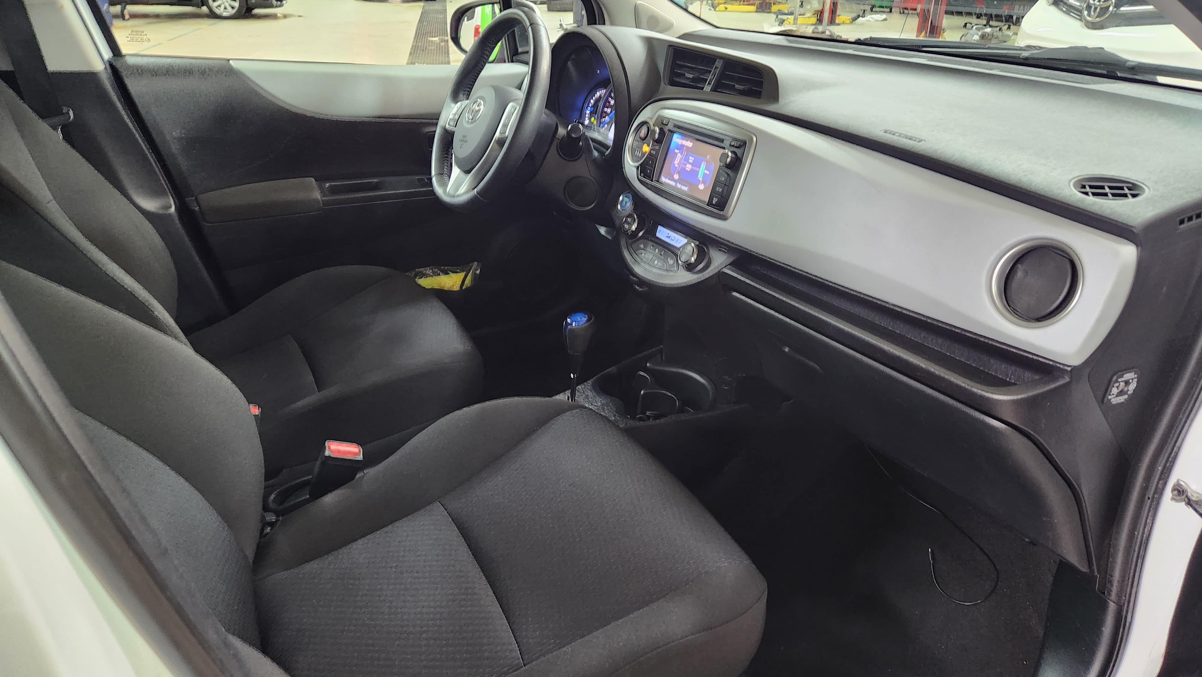 Toyota Yaris Hybrid 1,5 Hybrid, Automat med Lydinngang