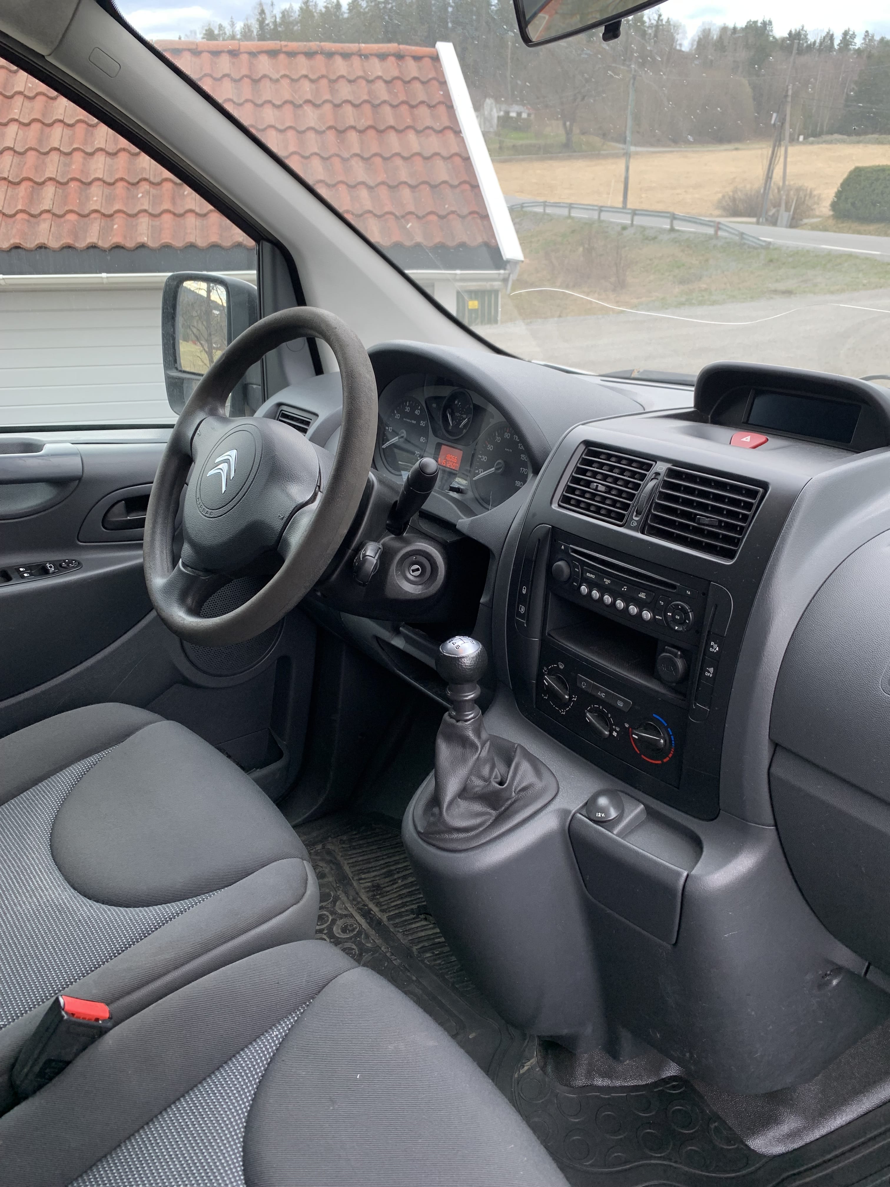 Citroen Jumpy med Tilhengerfeste