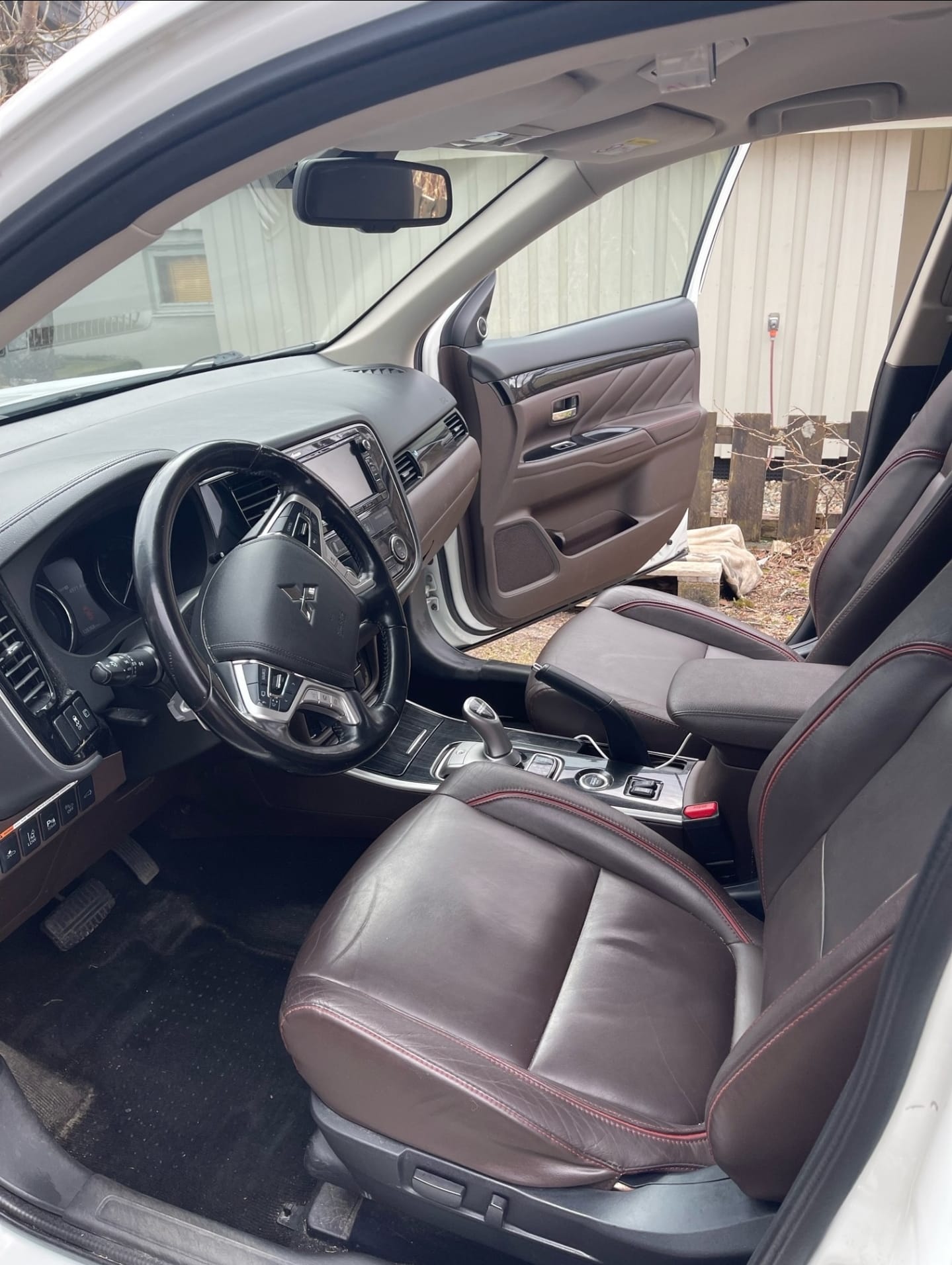 Mitsubishi Outlander PHEV SE with Cruise control