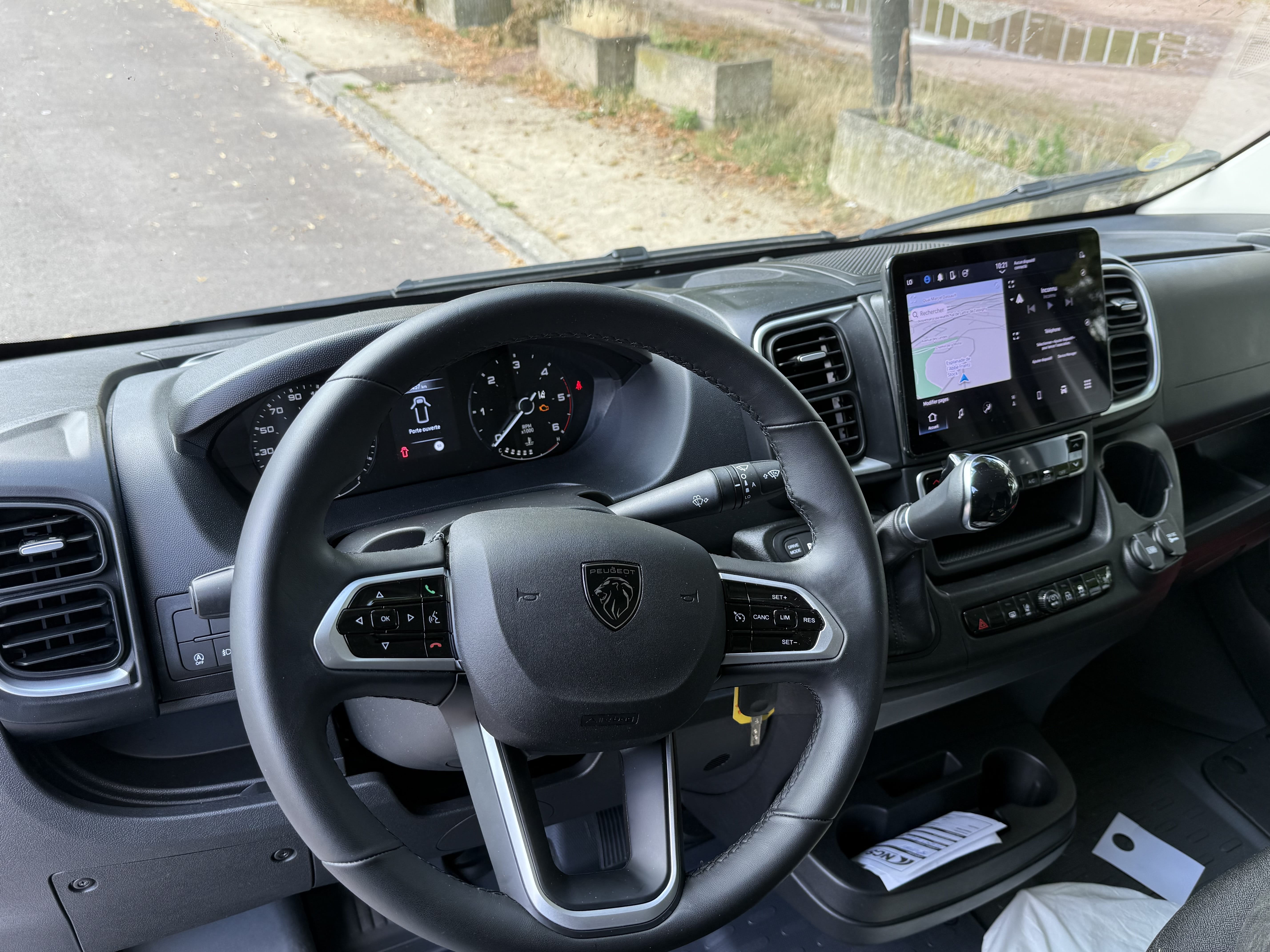 Peugeot Boxer 2,2 HDI avec GPS