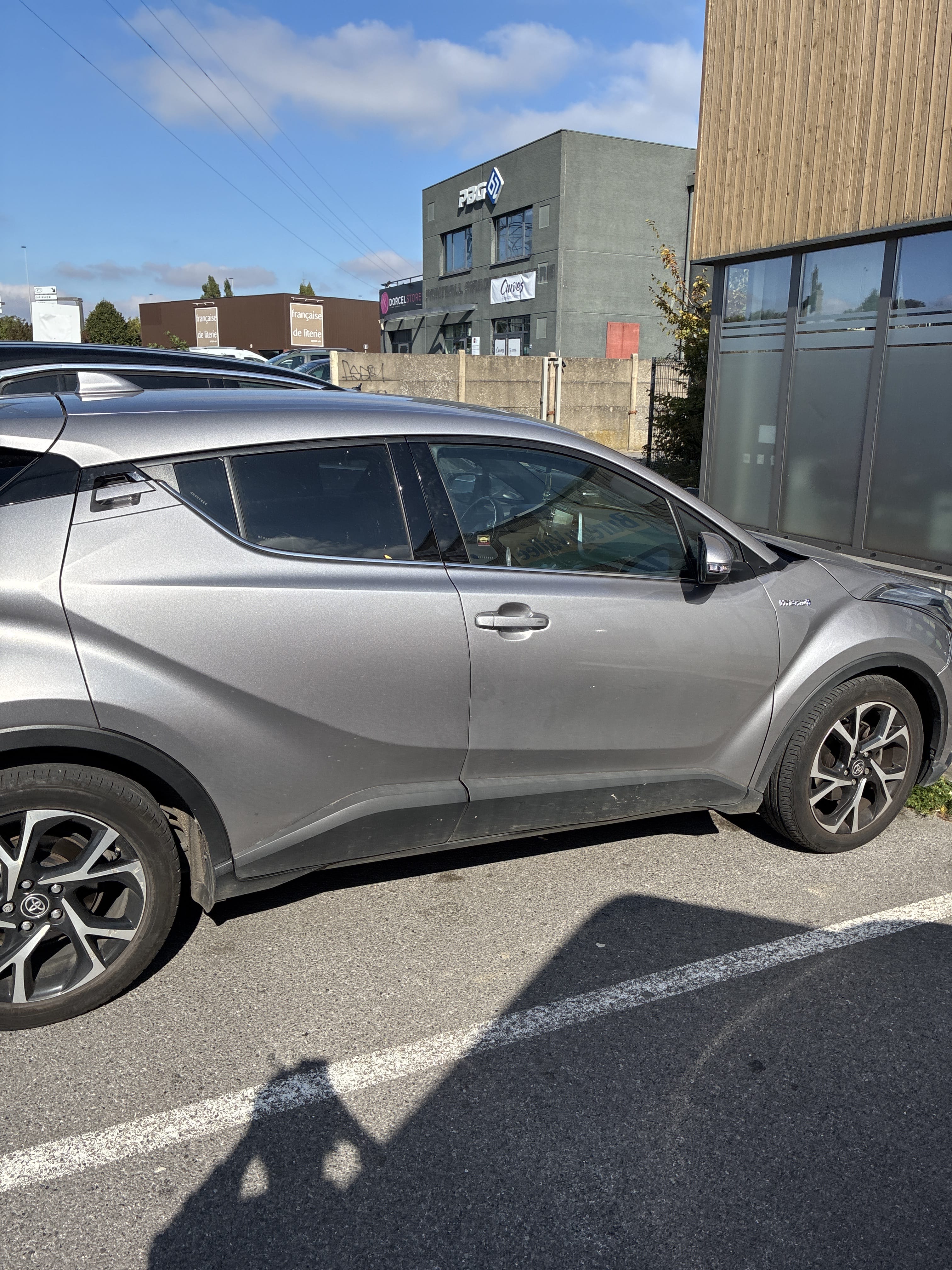 Toyota C-HR Hybrid avec Climatisation
