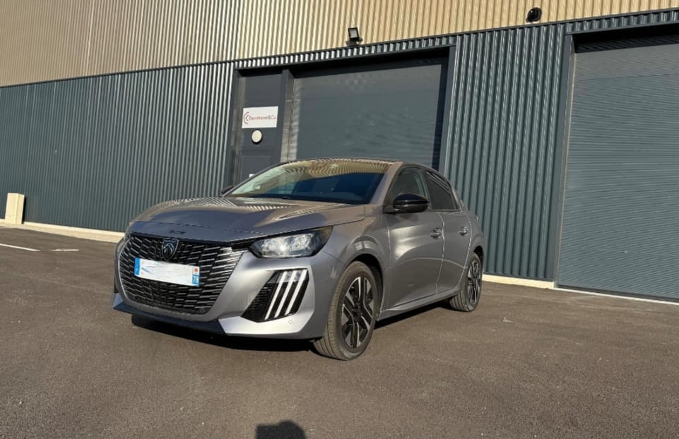 Peugeot 208, 2025, Essence 95, automatic