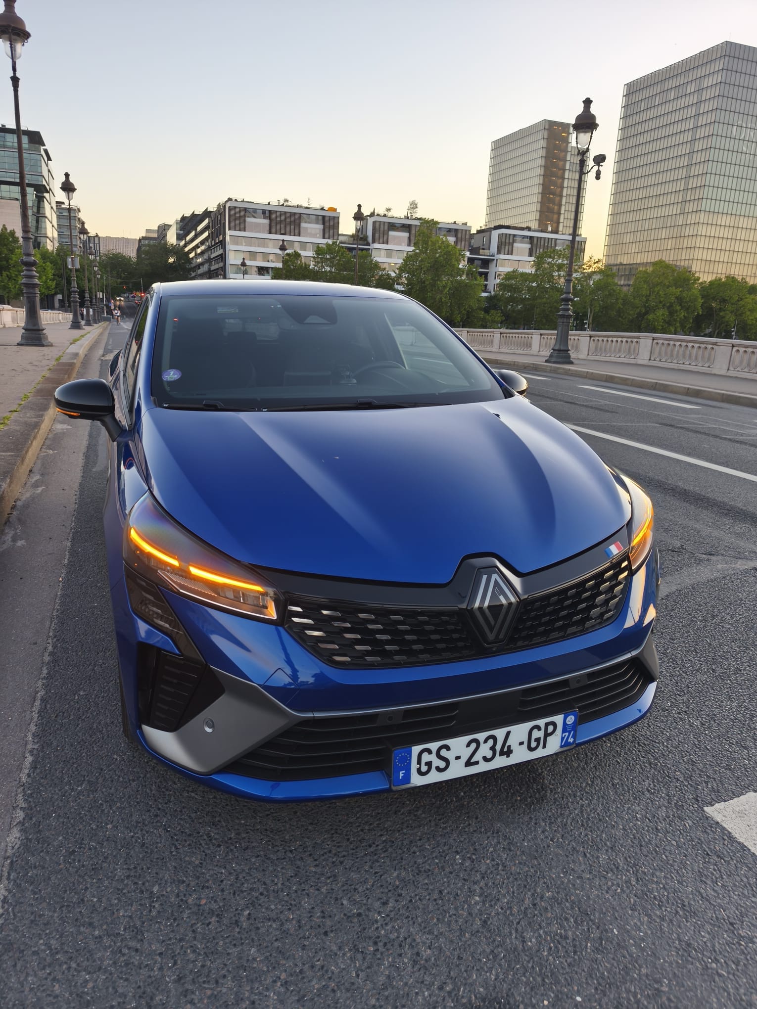 Renault Clio Hybride Alpine avec Apple CarPlay