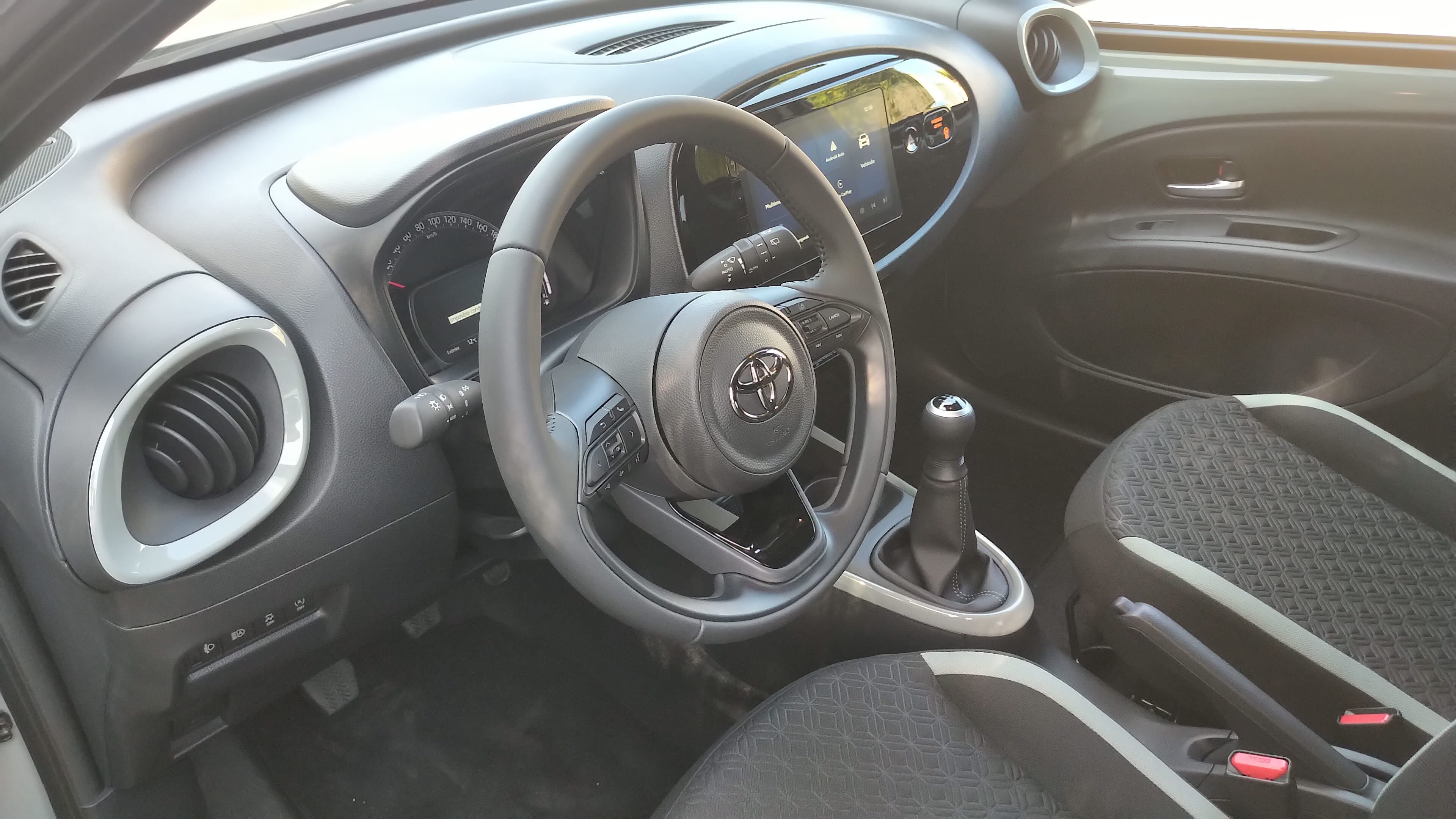 Toyota Aygo X 1.0 con Control de velocidad