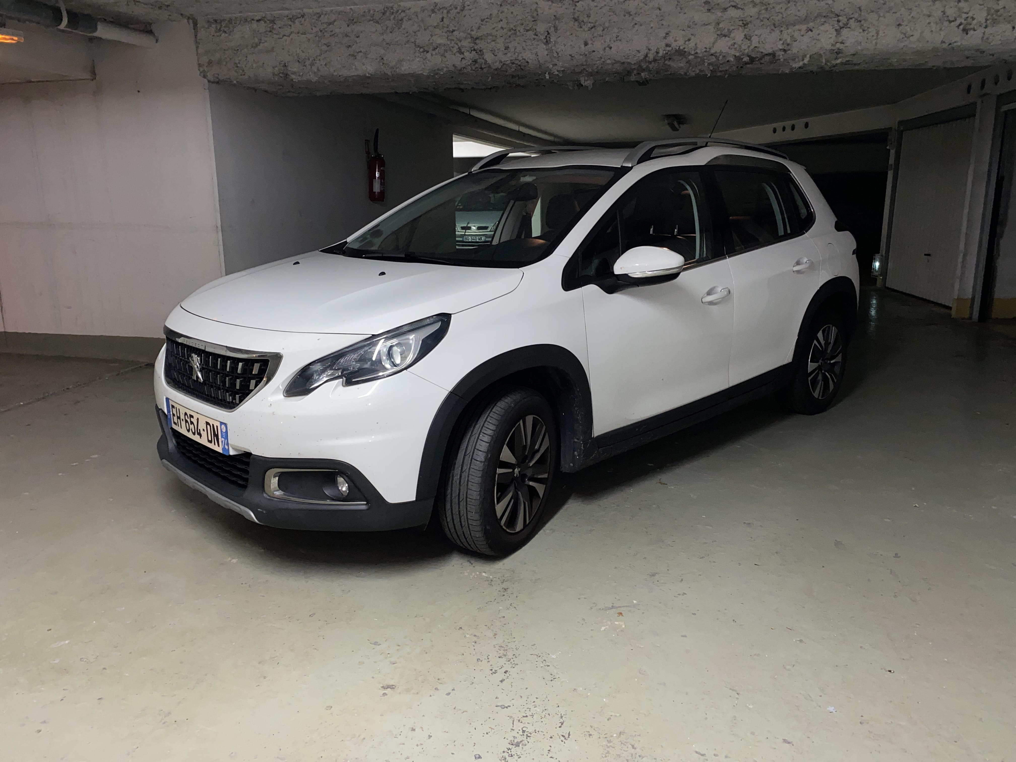 Peugeot 2008, 2016, Essence 95, automatique