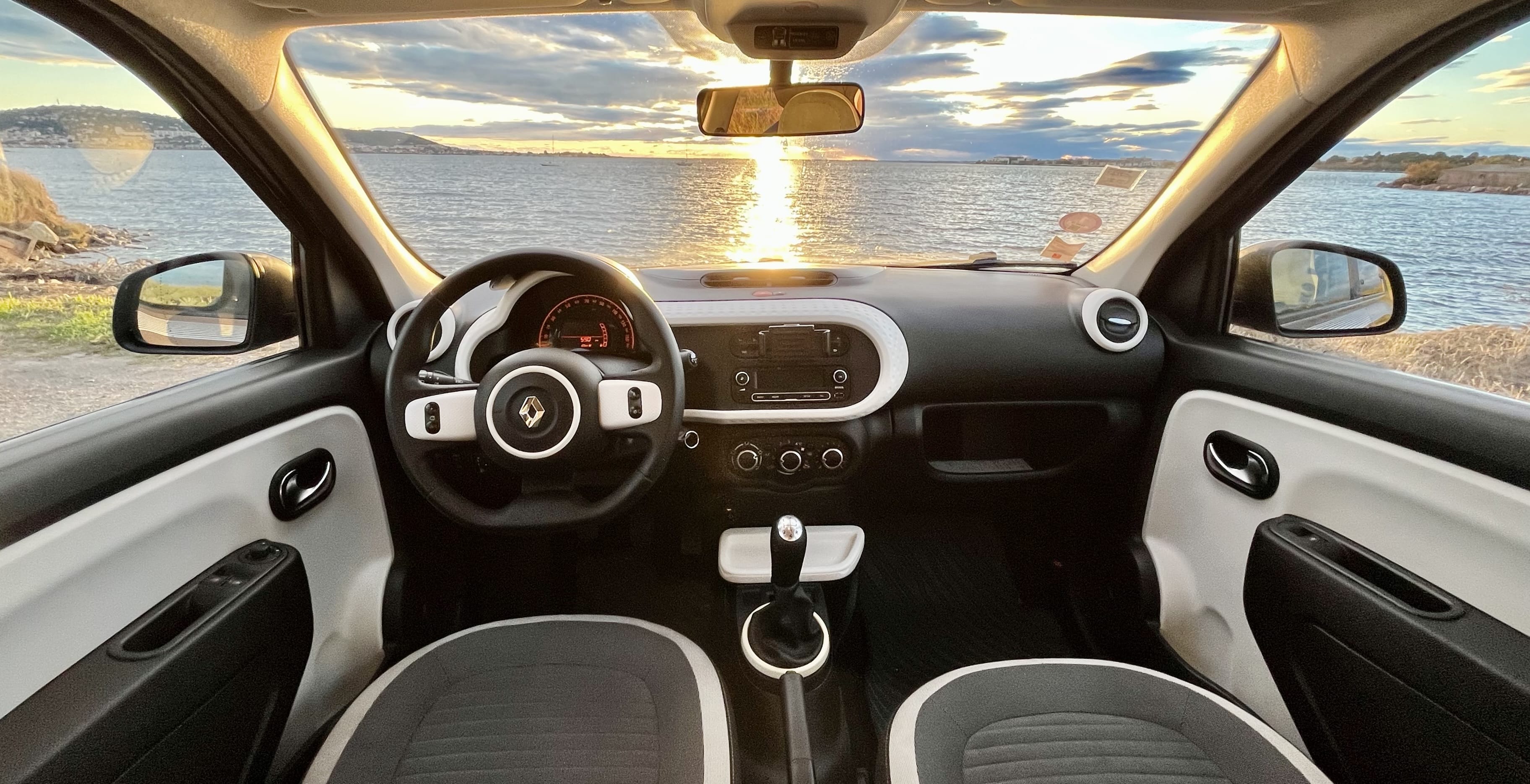 Renault Twingo III avec Entrée audio / iPod