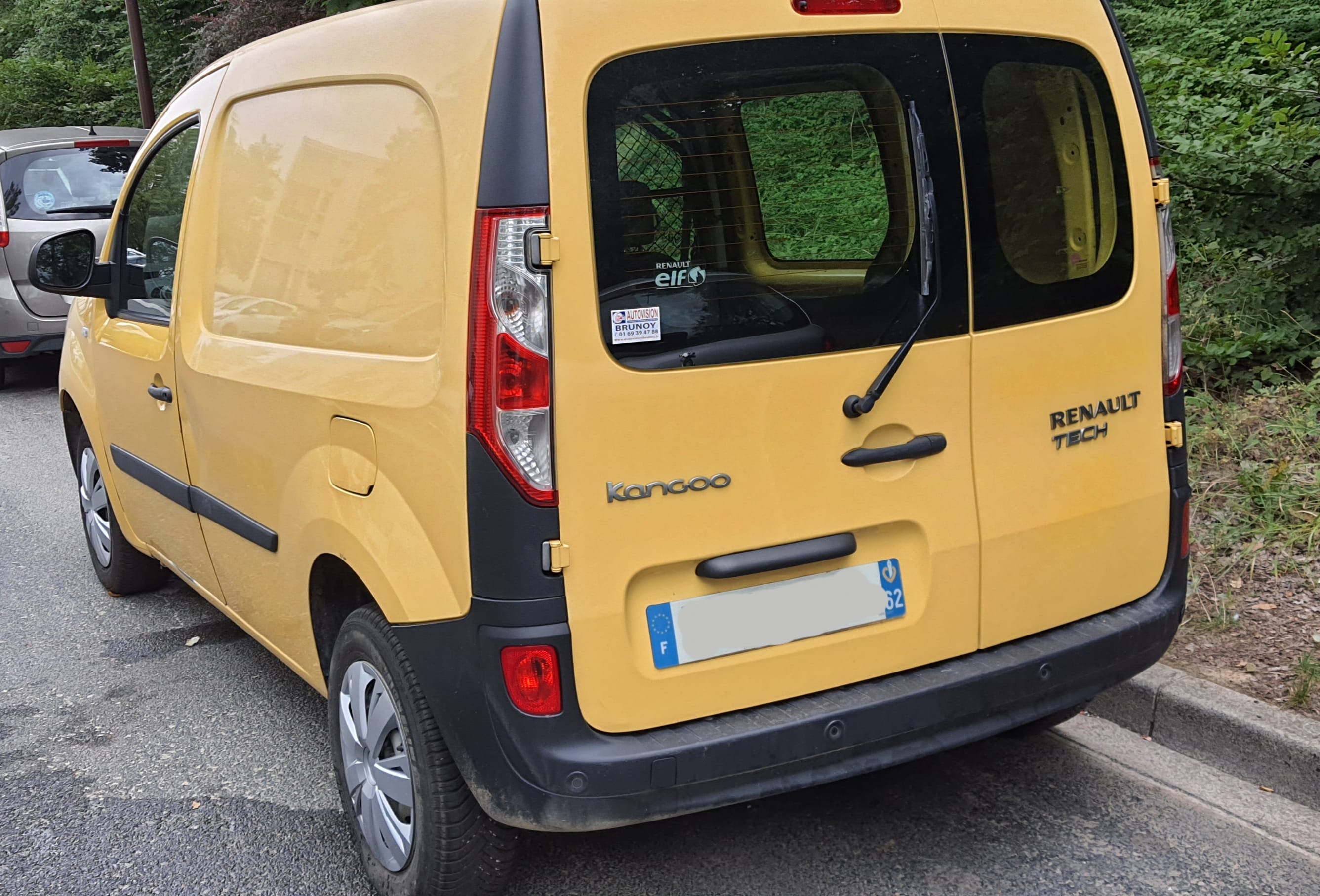 Renault Kangoo Express 1.5 DCI 75 CH (PARKING GRATUIT) avec Audio Bluetooth