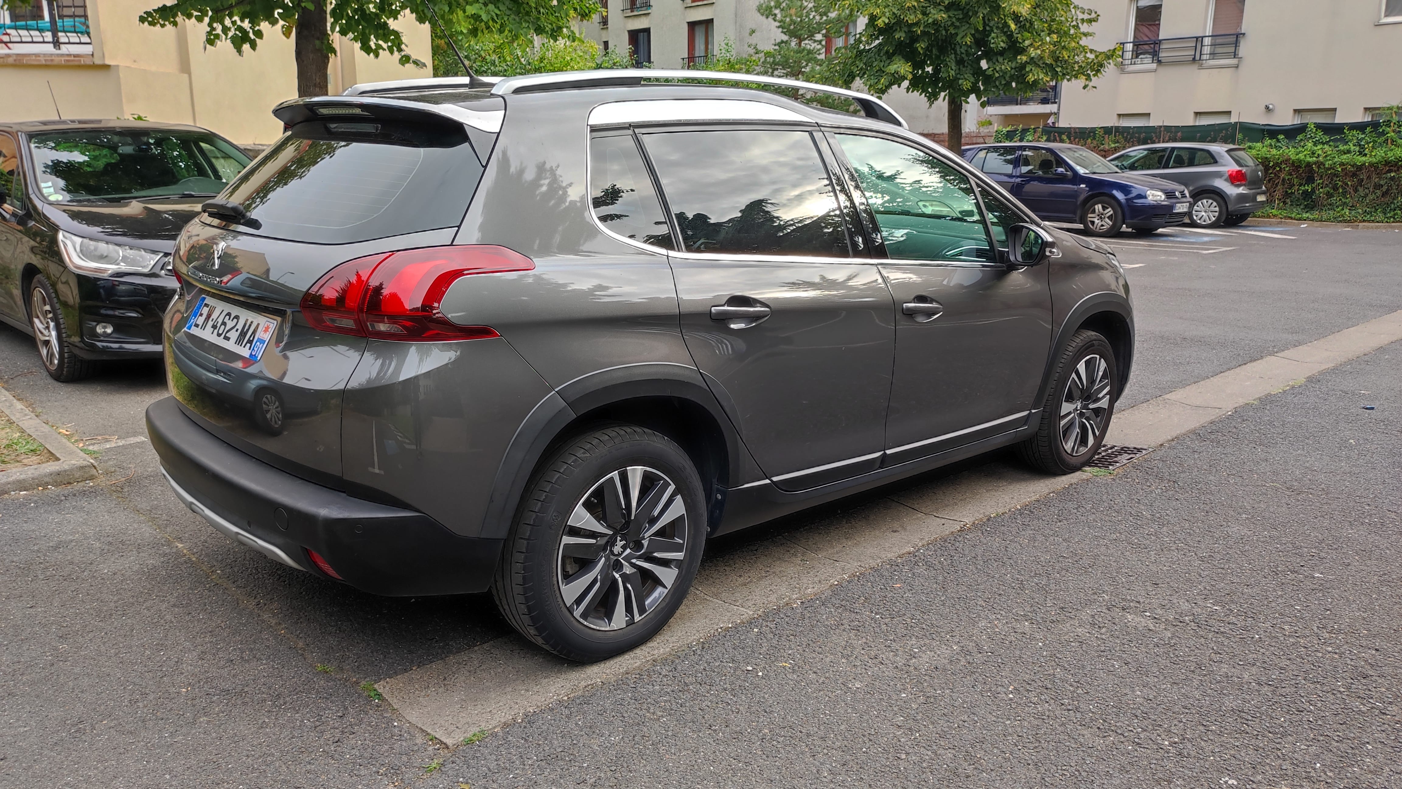 Peugeot 2008 avec GPS