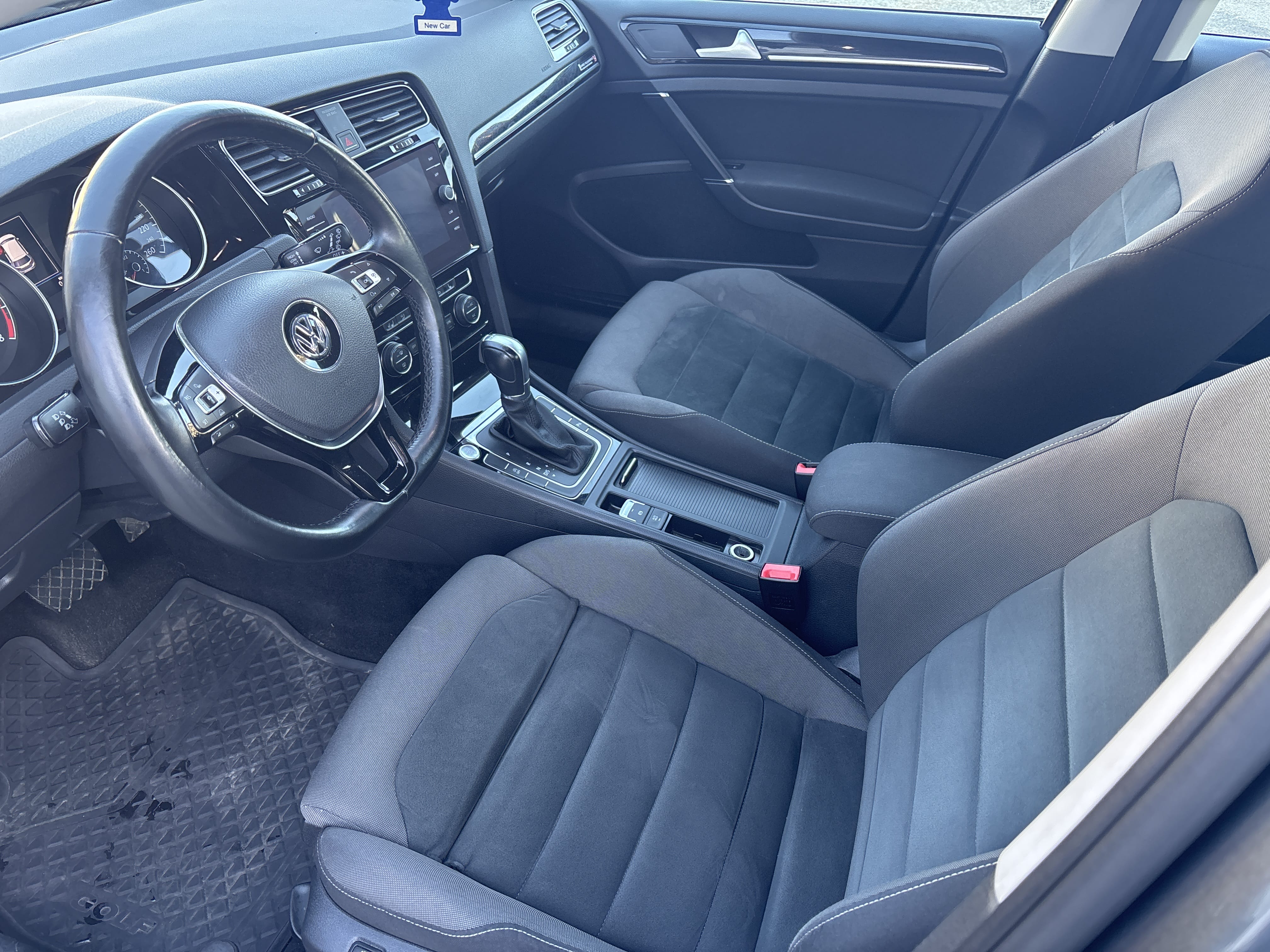 Volkswagen Golf 5 dørs, automatgir med Apple CarPlay