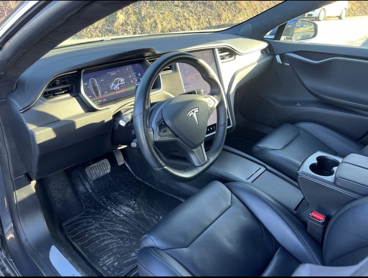 Tesla Model S with Dashcam